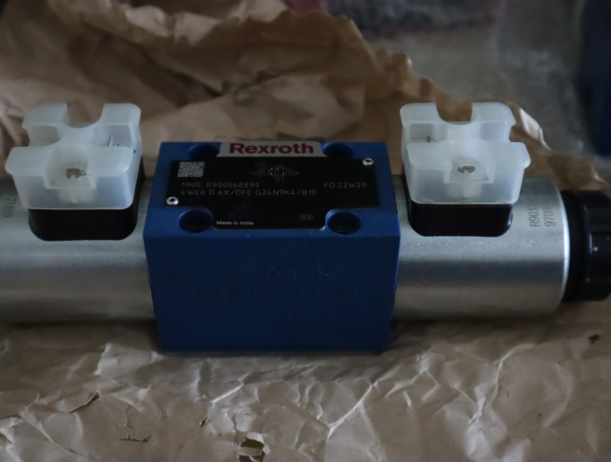 R900568899 4WE6D6X/OFEG24N9K4/B10 德国力士乐REXROTH电磁阀