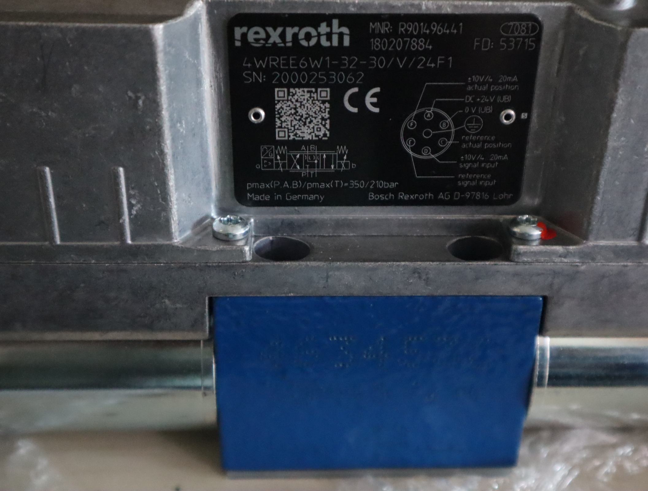 R901496441 4WREE6W1-32-30/V/24F1 德国力士乐REXROTH比例阀