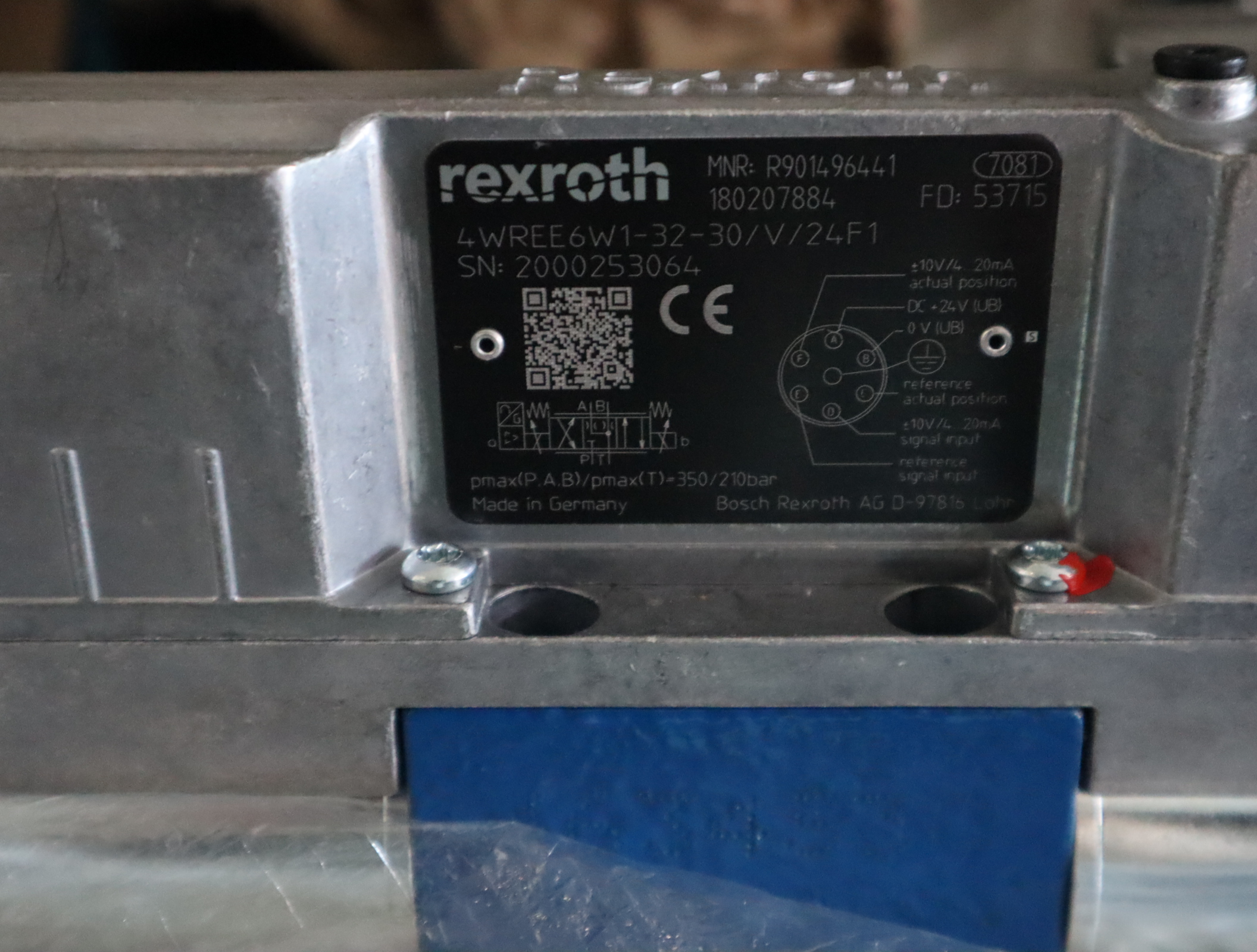 R901496441 4WREE6W1-32-30/V/24F1 德国力士乐REXROTH比例阀