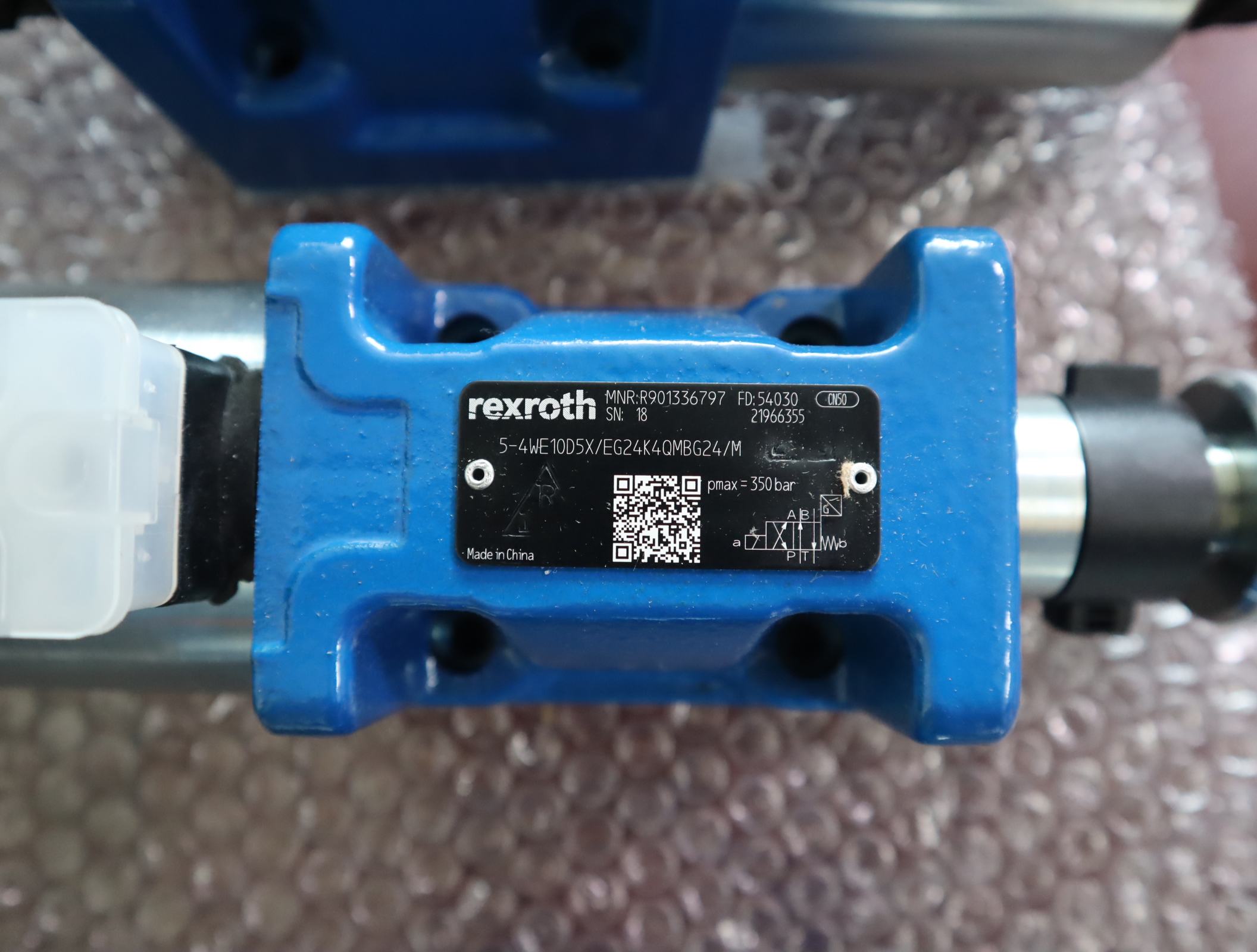 R901336797 5-4WE10D5X/EG24K4QMBG24/M 德国力士乐REXROTH电磁阀