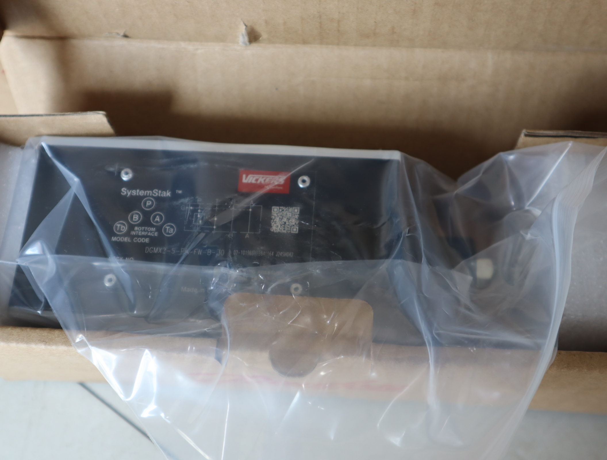 DGMX2-5-PA-FW-E-B-30 02-101967 美国威格士VICKERS减压阀 丹佛斯