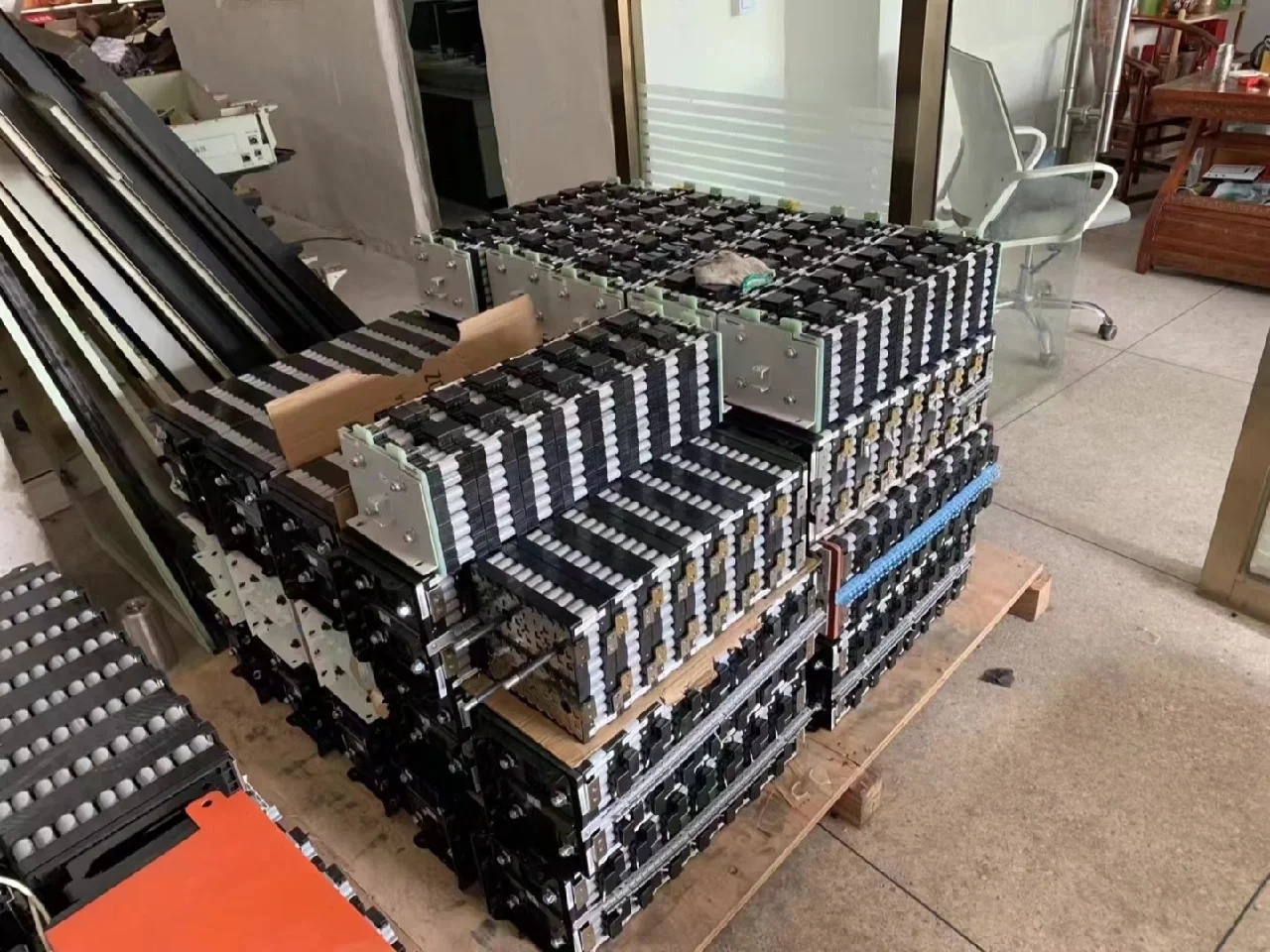 鼓 楼 区 废旧锂电池回收 三元动力电池组 磷酸铁锂电池组打包 快速寒门