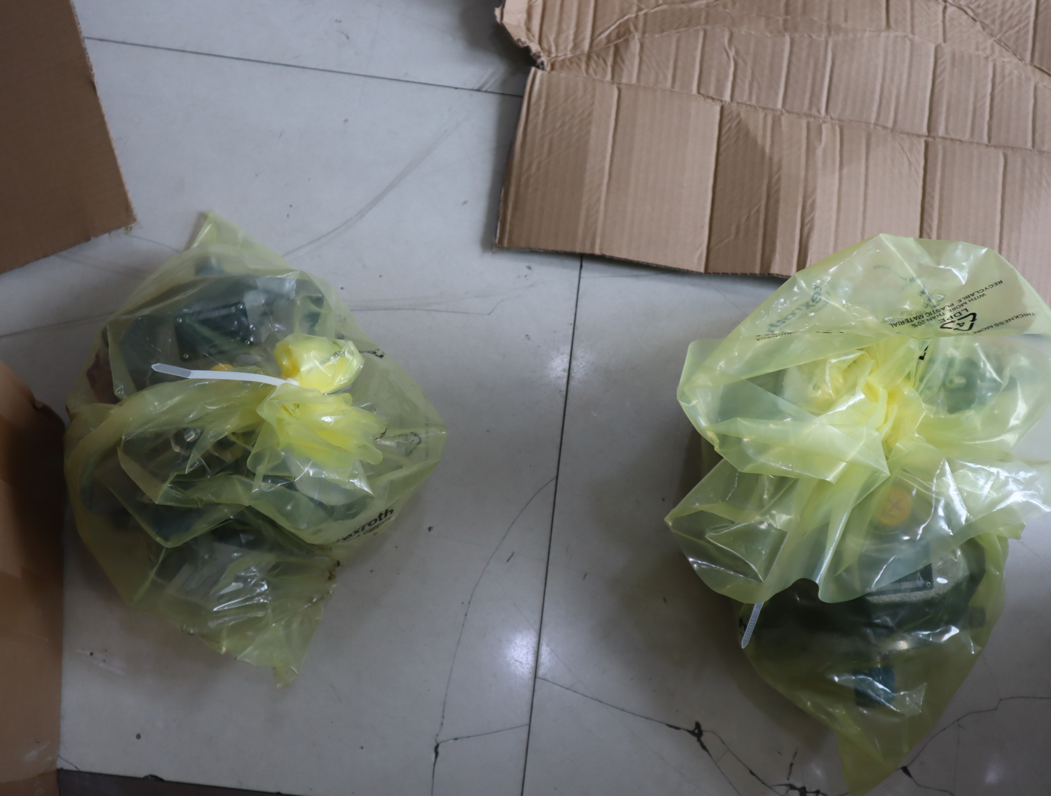 A A10VSO28DFR1/31R-VPA12N00 R910916805 力士乐REXROTH柱塞泵