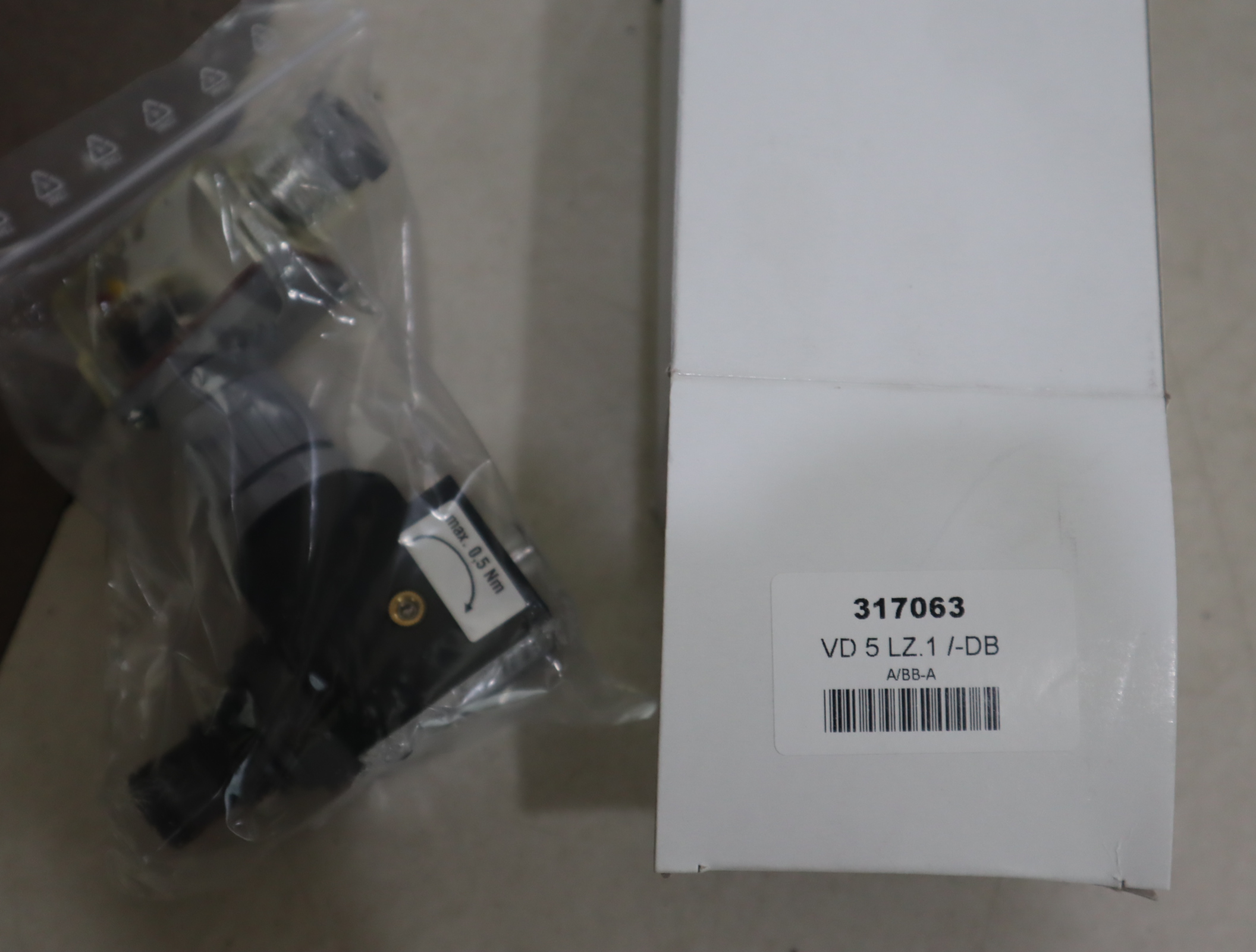 VD5LZ.1/-DB 317063 德国贺德克HYDAC压力开关 压力温度传感器