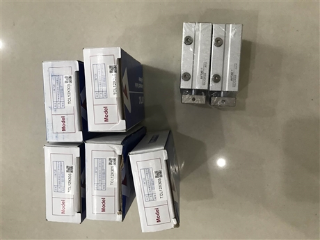 AIRTAC亚德客三轴导杆气缸TCL12X30S有货
