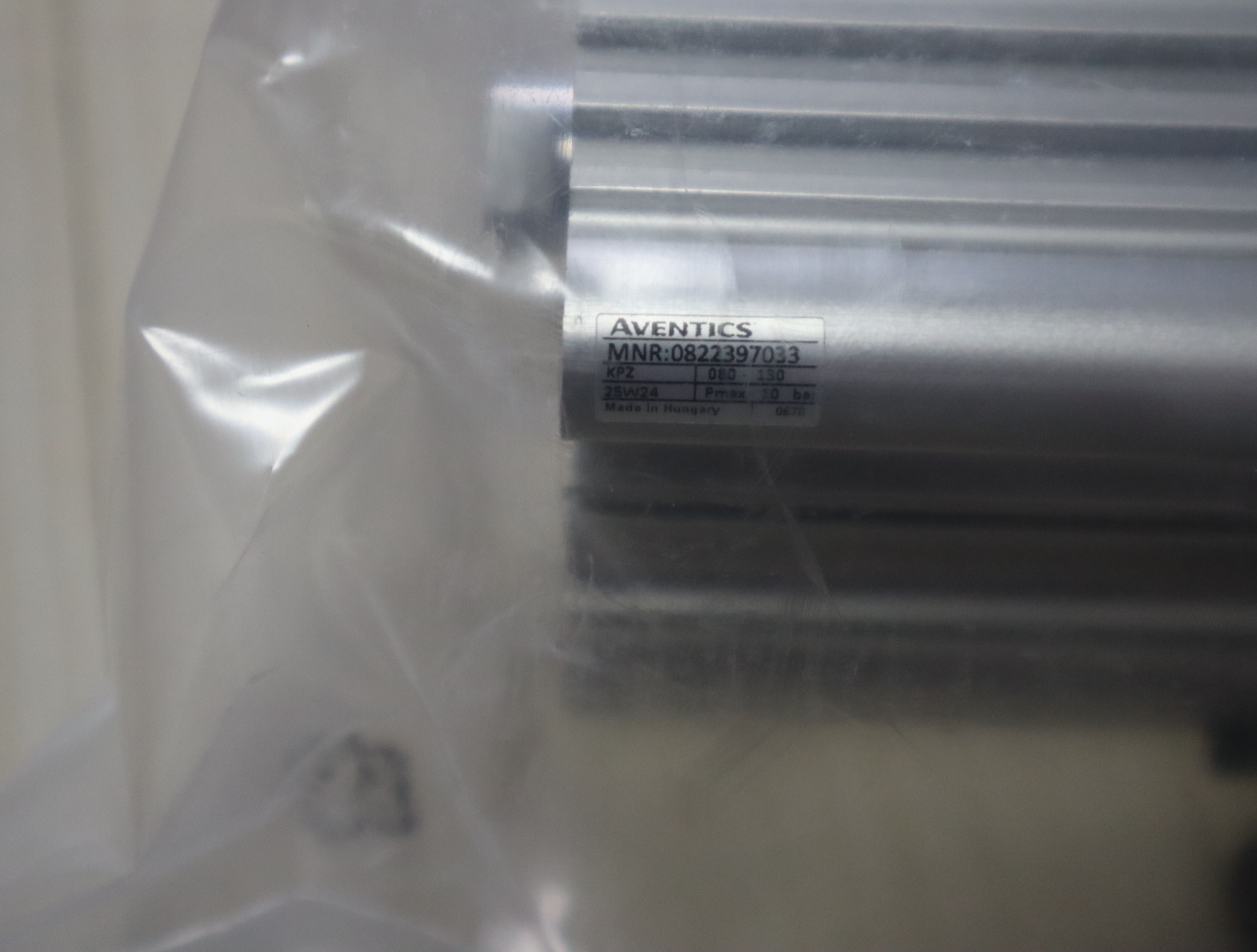 0822397033 0830100372 0822342001 德国安沃驰AVENTICS气动阀气缸