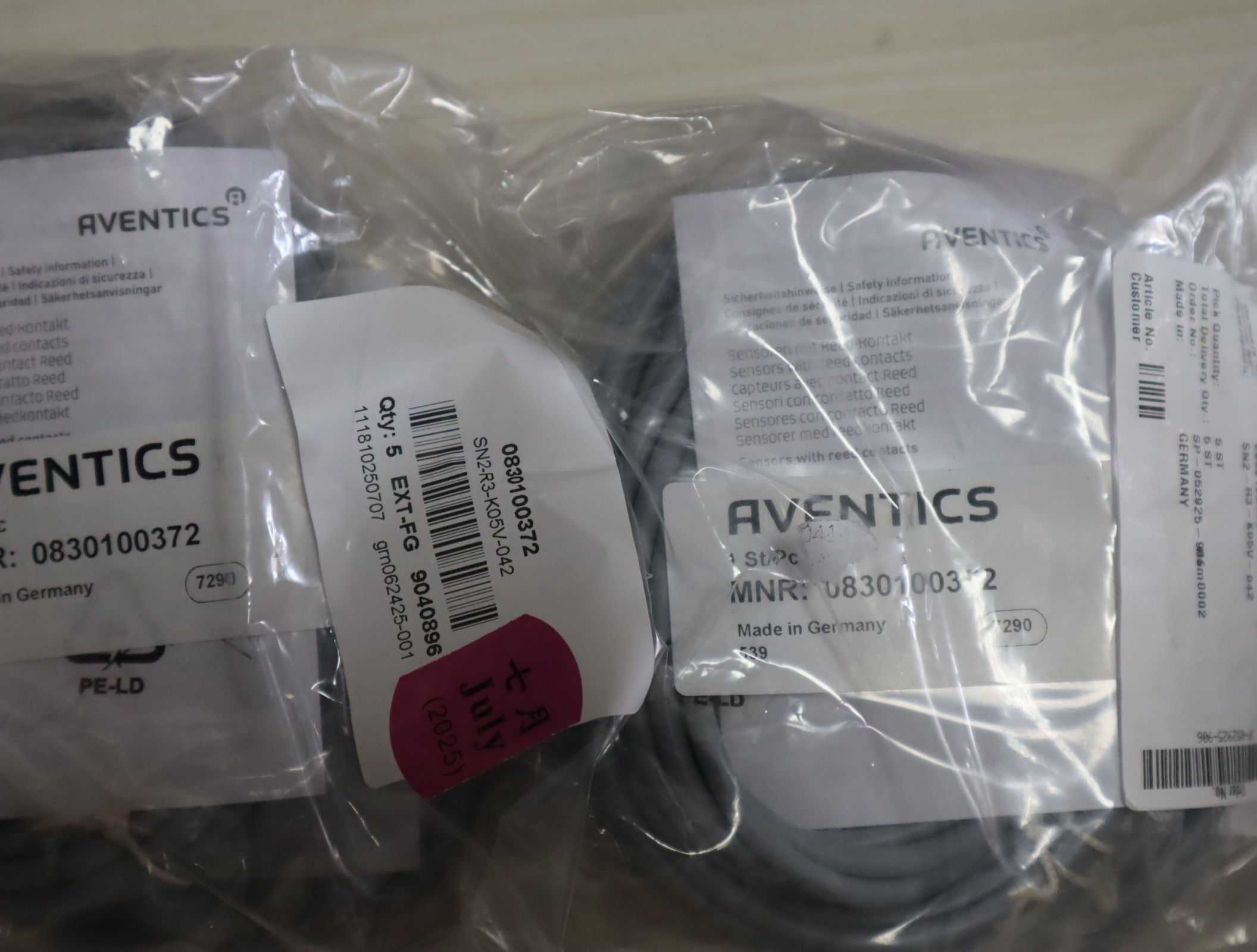 0822397033 0830100372 0822342001 德国安沃驰AVENTICS气动阀气缸