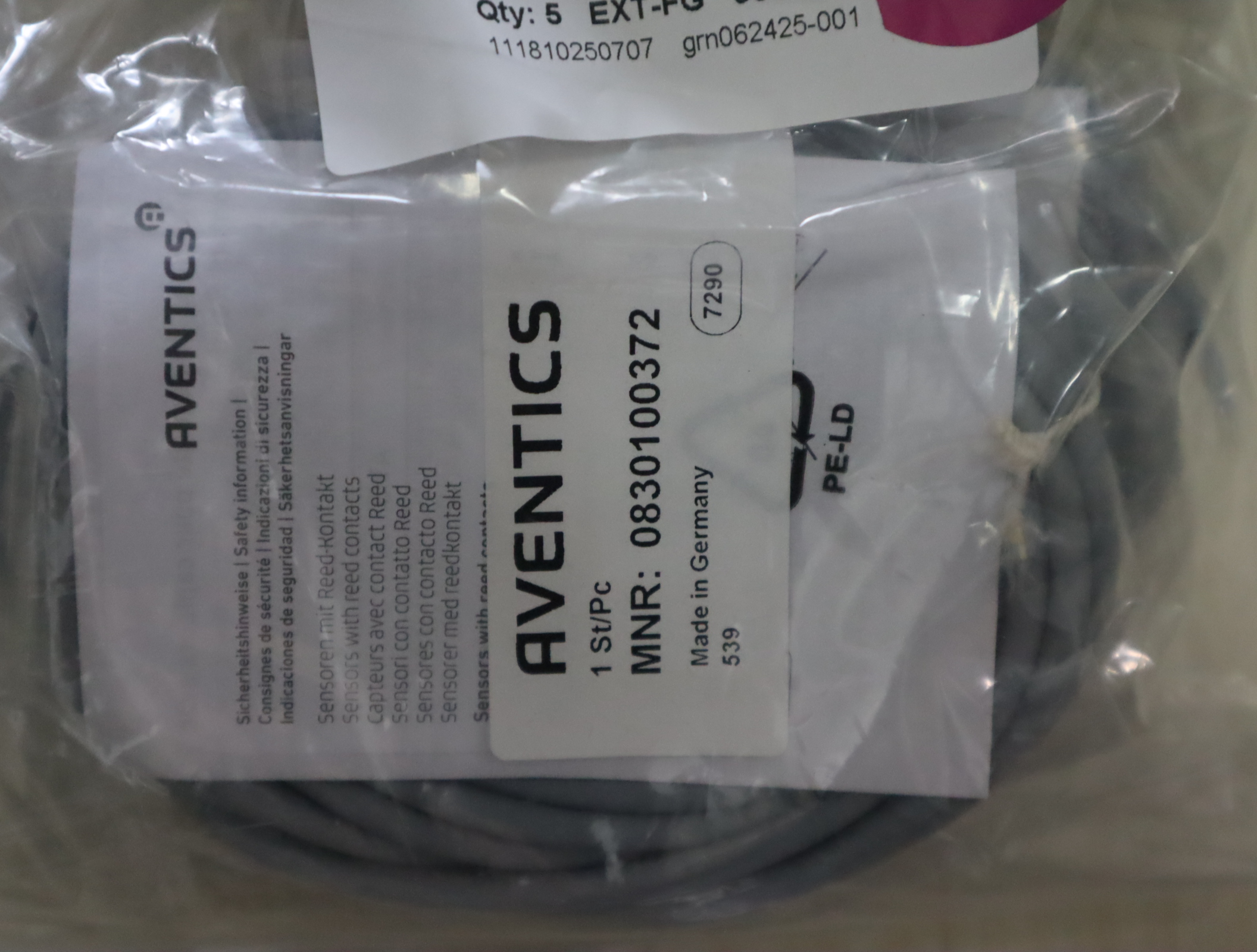 0822397033 0830100372 0822342001 德国安沃驰AVENTICS气动阀气缸