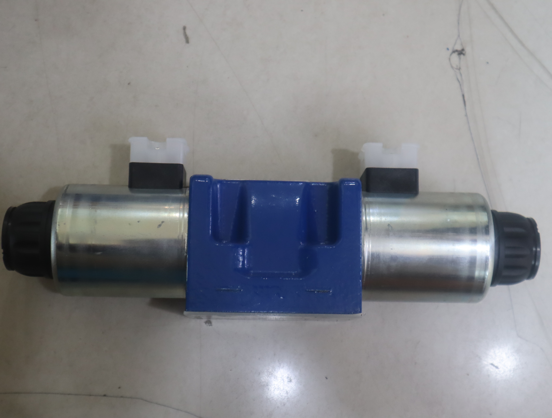 R901344562 4WE10D5X/OFEG220N9K4/M 德国力士乐REXROTH电磁阀