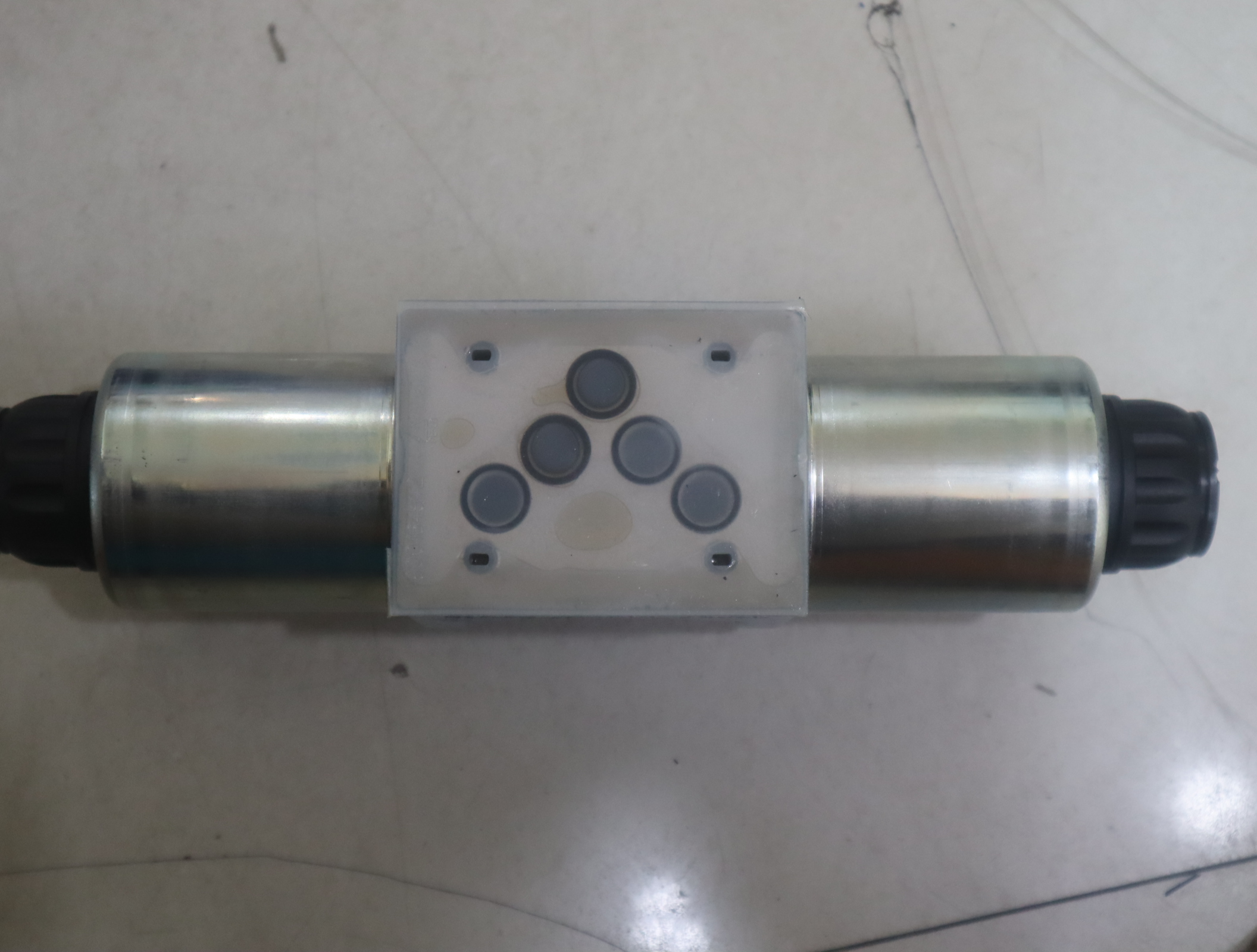 R901344562 4WE10D5X/OFEG220N9K4/M 德国力士乐REXROTH电磁阀