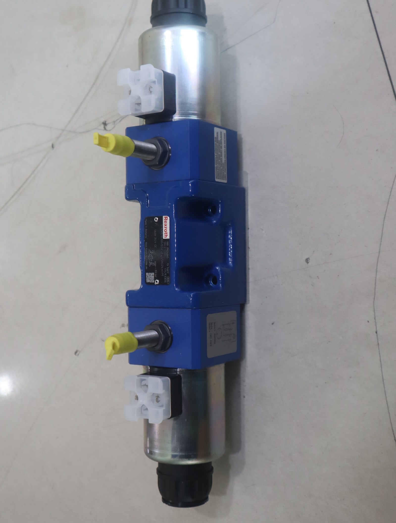 R901340665 5-4WE10J5X/EG24K4QS0G24W/M 德国力士乐REXROTH电磁阀