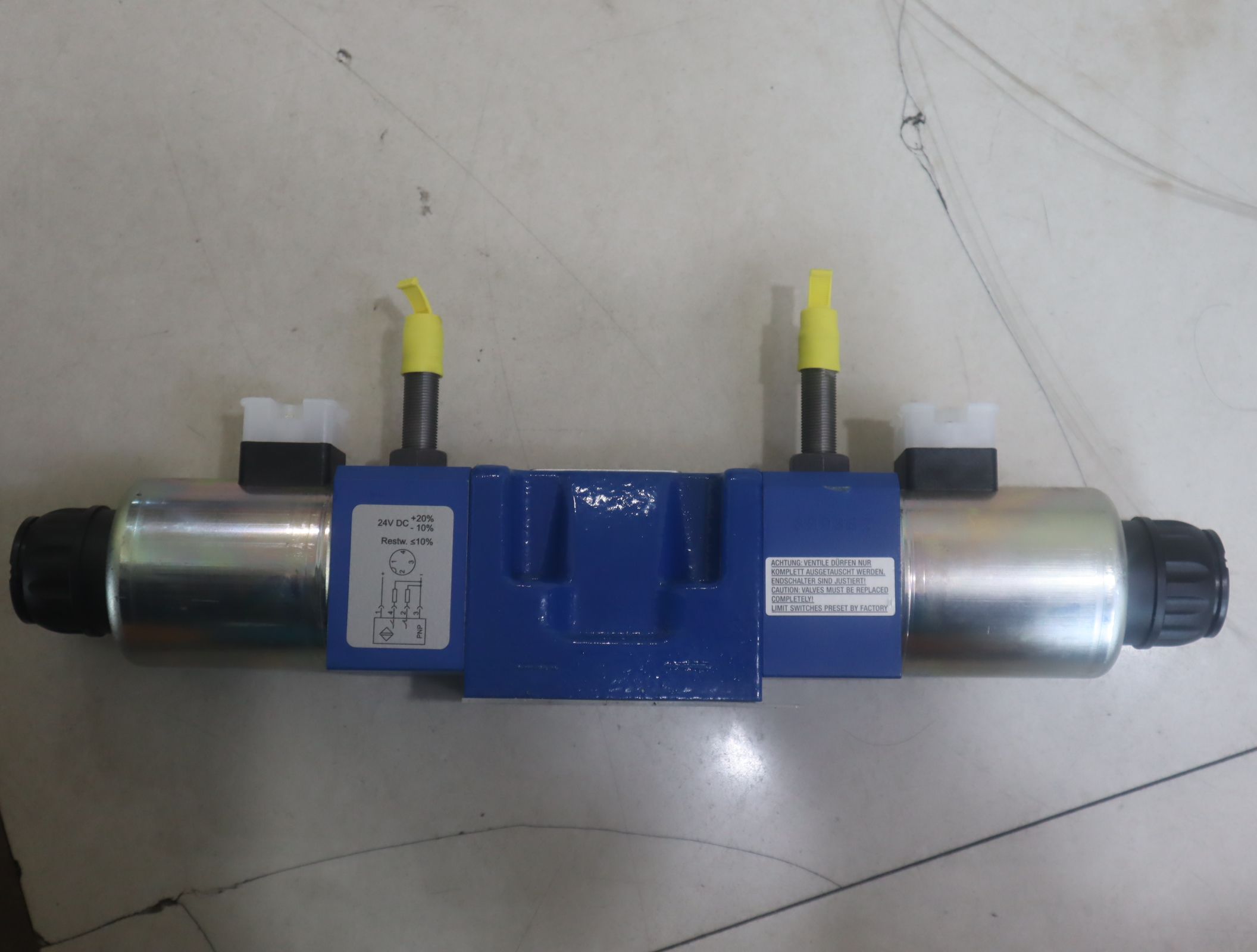 R901340665 5-4WE10J5X/EG24K4QS0G24W/M 德国力士乐REXROTH电磁阀