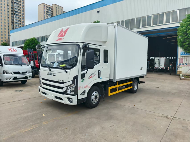 排半卧铺冷藏车  江铃凯运4.2米冷藏车 