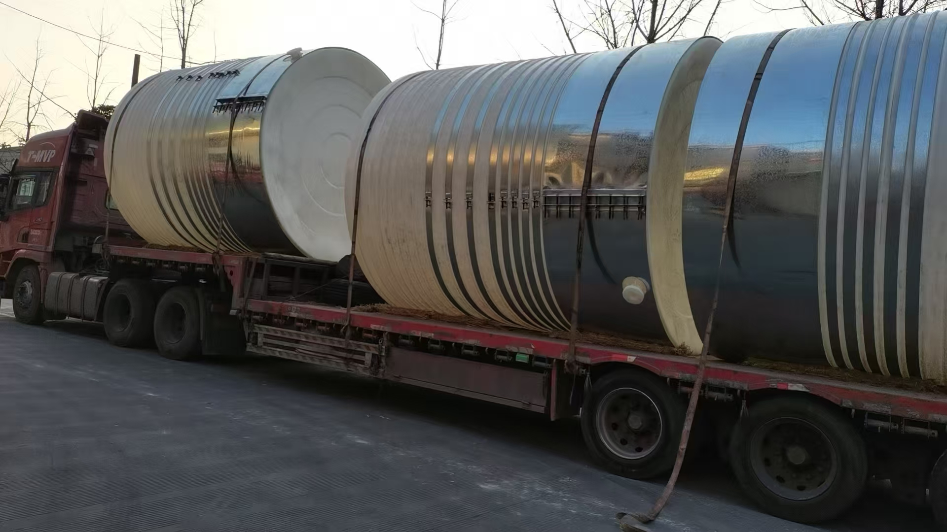 20吨铁盐药剂储罐 PE材质耐酸碱防腐 平底储存锥底搅拌 一体成型