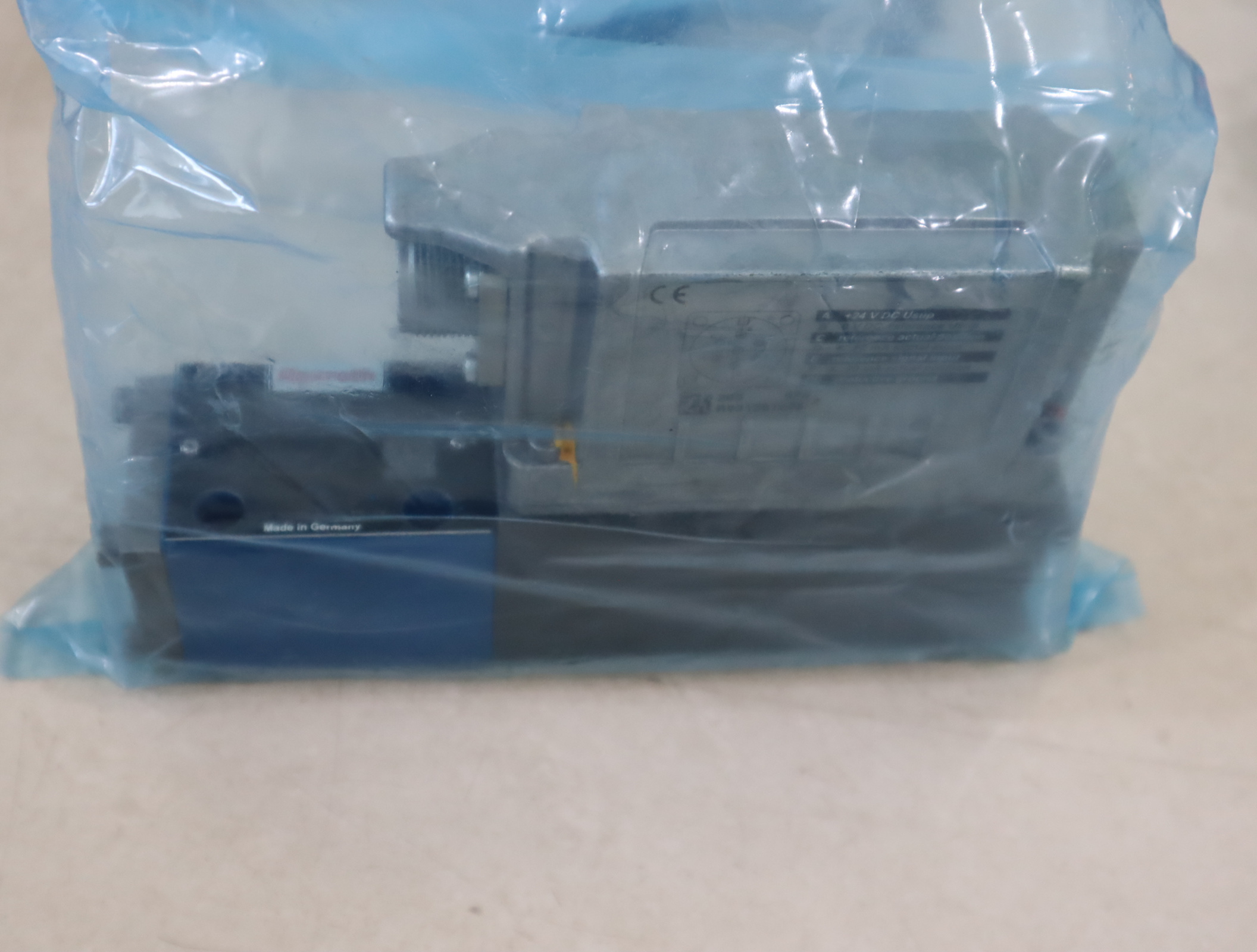 R901382350 4WRPEH6C3B40L-31/M/24F1 德国力士乐REXROTH高频响阀