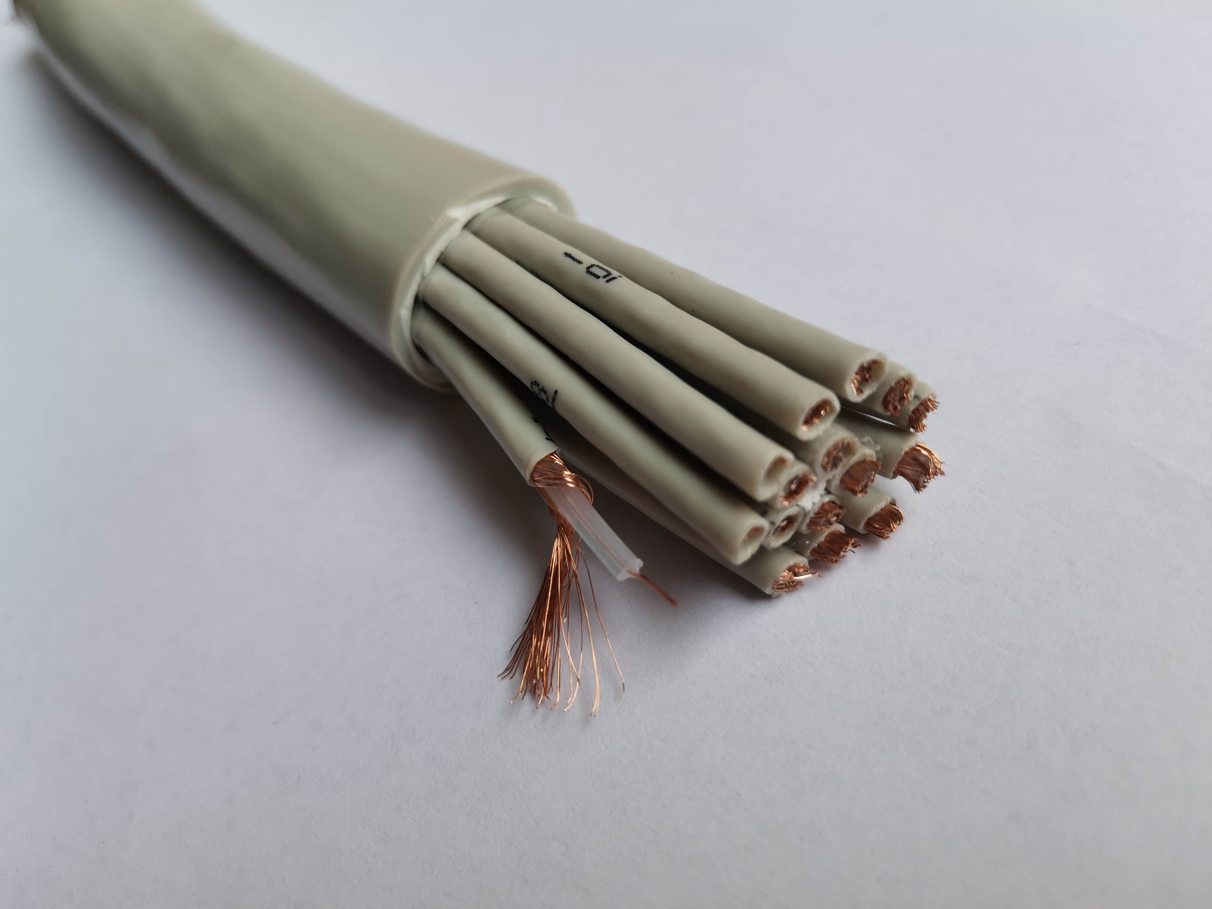 多芯SYV75-2-1*16射频同轴电缆 中继器两兆线