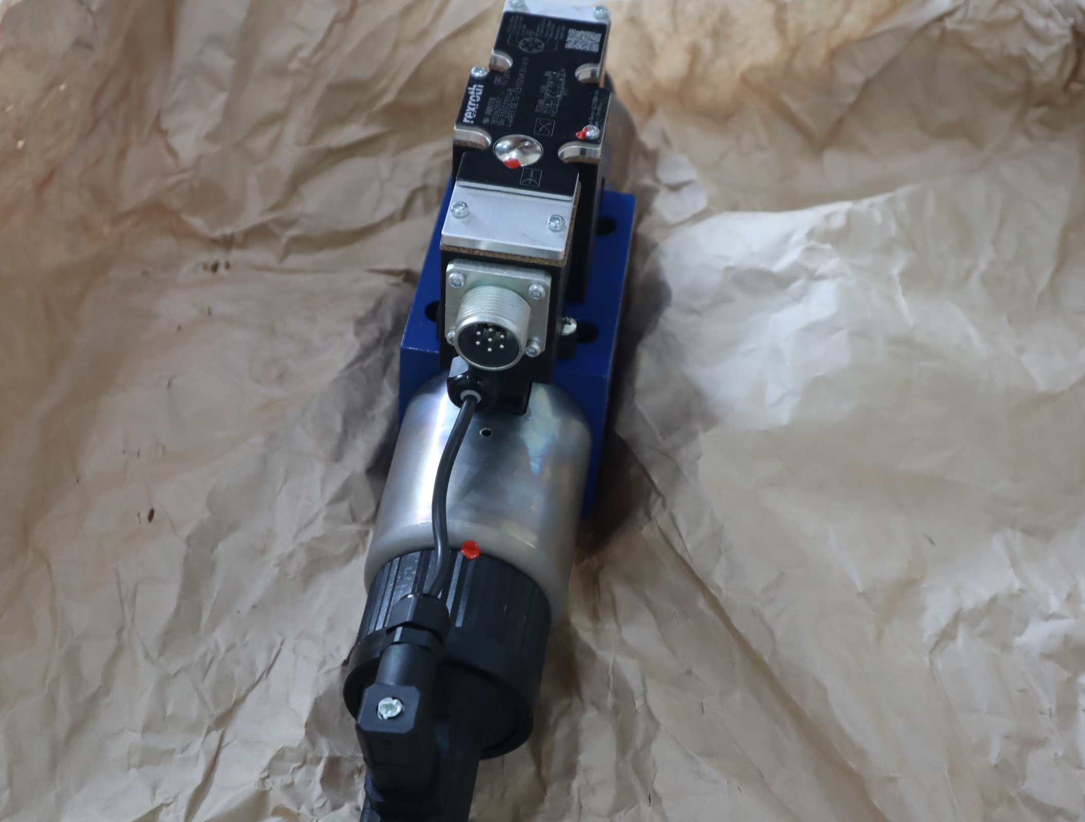 R900927230 4WREE10E75-2X/G24K31/A1V 力士乐REXROTH阀