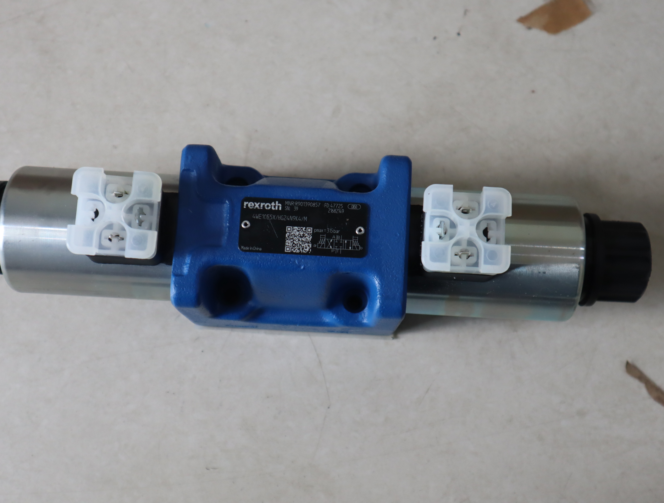 R901390857 4WE10E50/HG24N9K4/M 德国力士乐REXROTH电磁阀