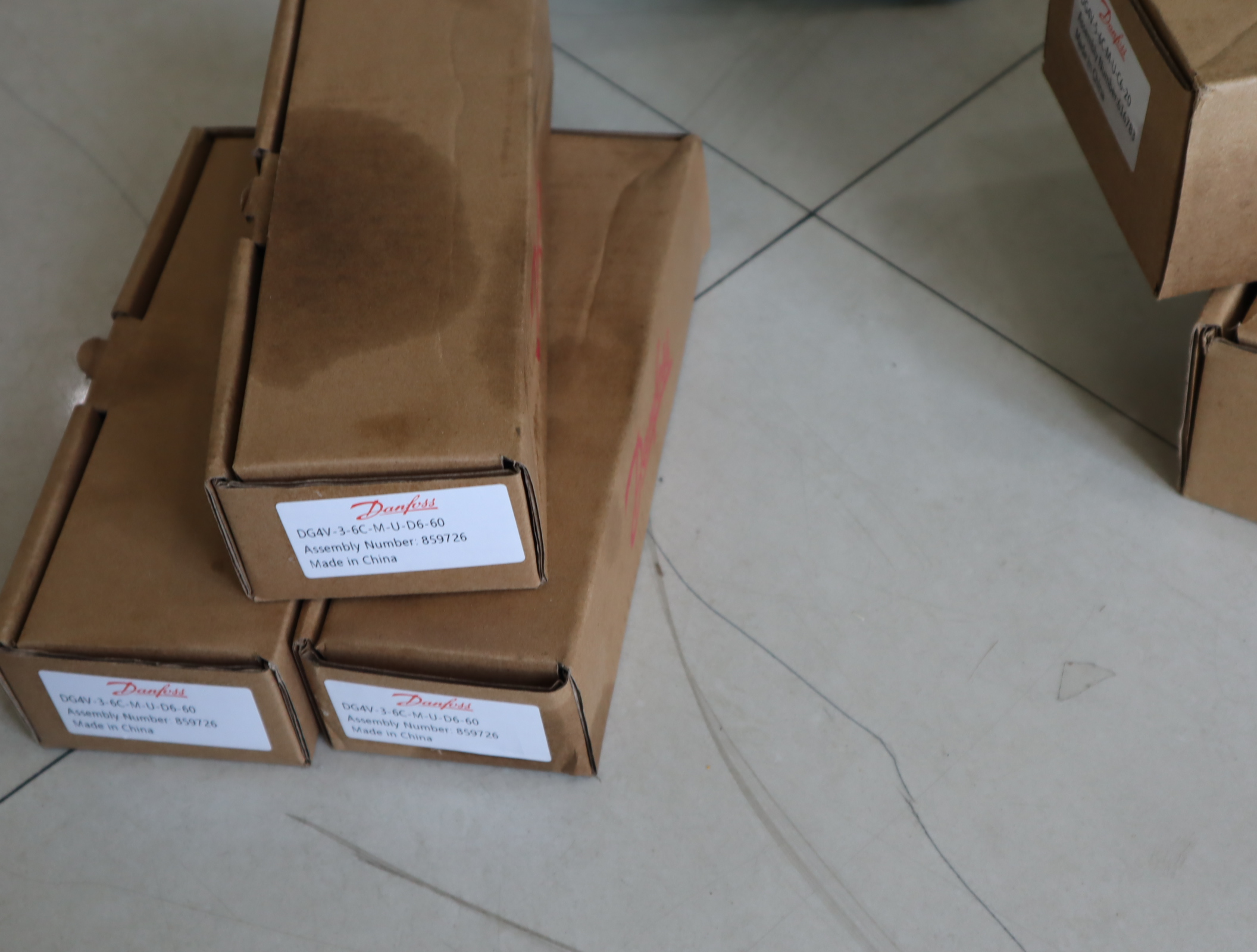 DG4V-3-6C-M-U-D6-60 859726 威格士VICKERS电磁阀丹佛斯DANFOSS