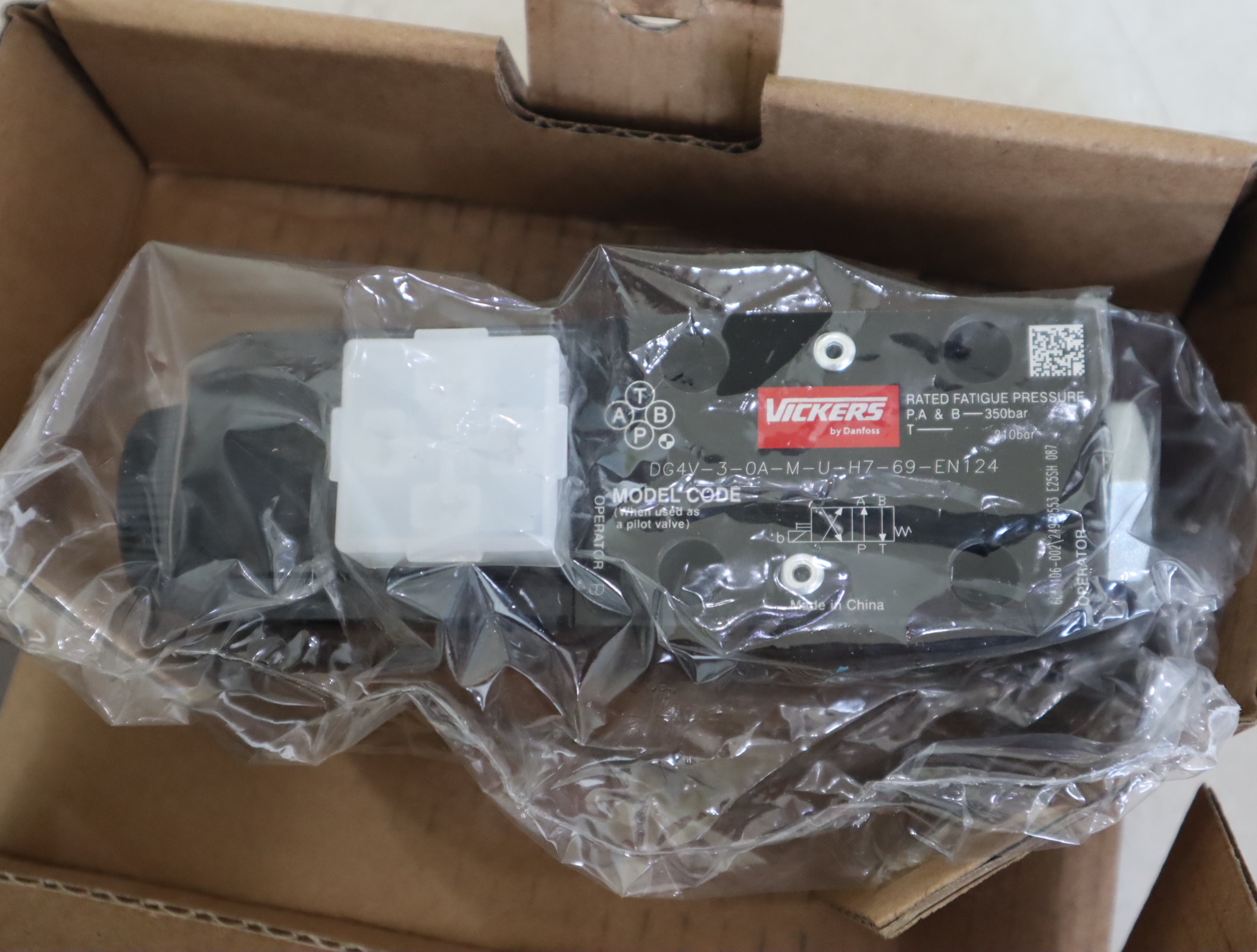 DG4V-3-0A-M-U-H7-69-EN124 6050106 威格士VICKERS电磁阀DANFOSS