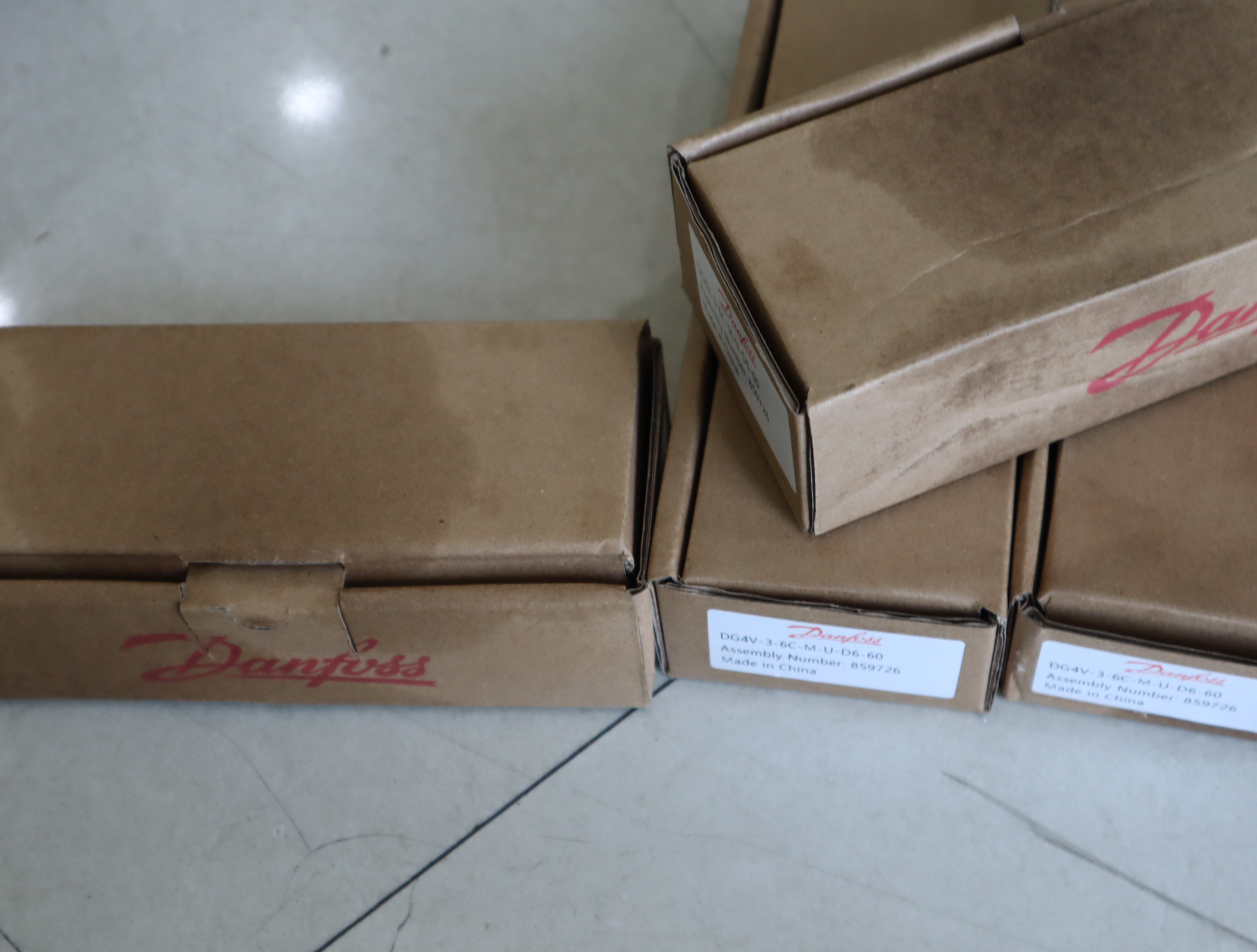 DG4V-3-0A-M-U-H7-69-EN124 6050106 威格士VICKERS电磁阀DANFOSS