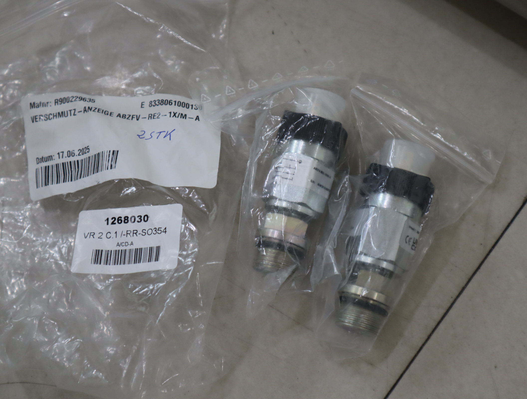 1268030 VR 2 C.1 /-RR-SO354 A/CD-A 贺德克HYDAC压力温度传感器