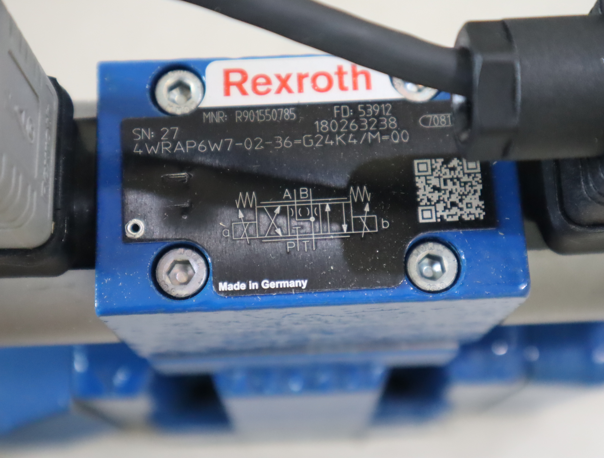 R901036444 4WRKE10W8-100L-3X/6EG24ETK31/F1D3M 力士乐REXROTH阀