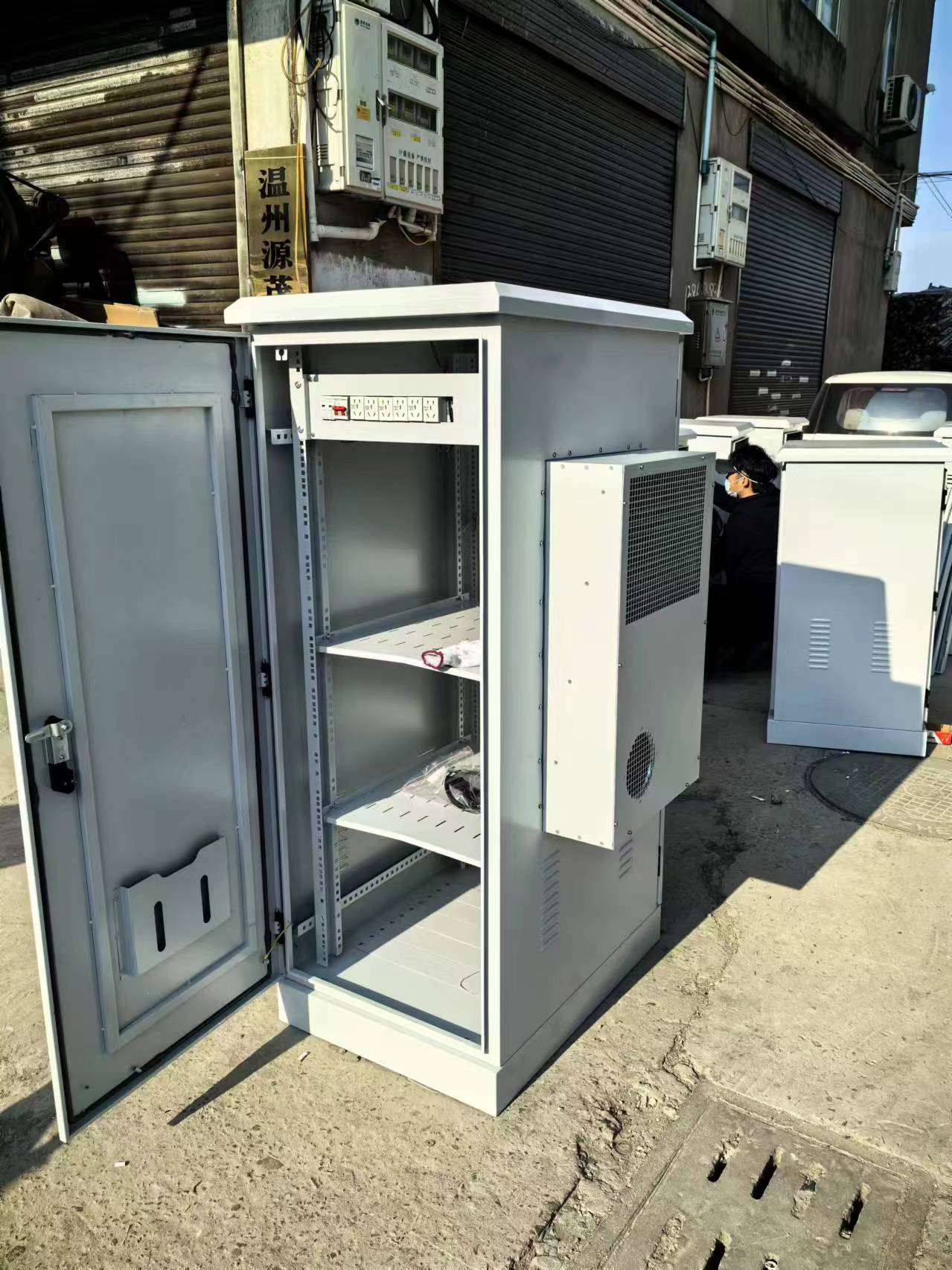 驰茗科技 供应 户外抱杆电警机箱 多功能组合防雷器 制造商，可电话详谈