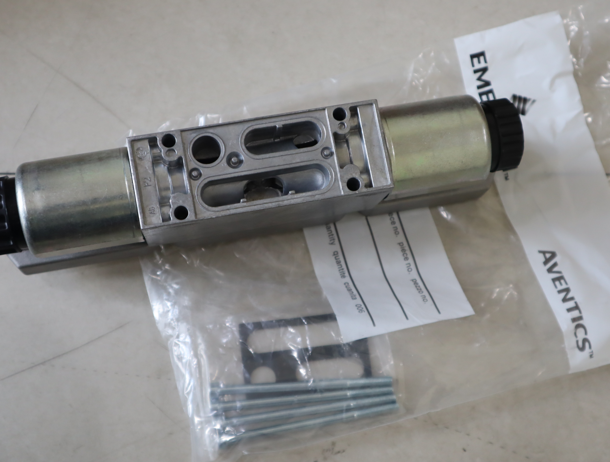 RK2AHL0135 油缸密封 5610264510 德国安沃驰AVENICS气动阀