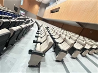 香港礼堂椅厂家防火礼堂椅浩蕴家具教堂长椅批发礼堂椅安装服务