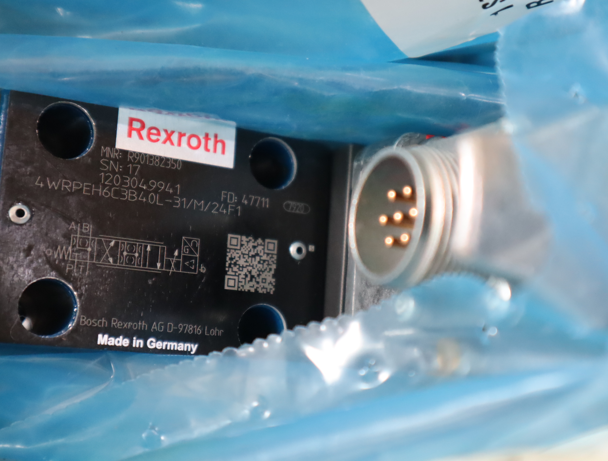 4WRPEH6C3B40L-31/M/24F1 R901382350 德国力士乐REXROTH高响频阀