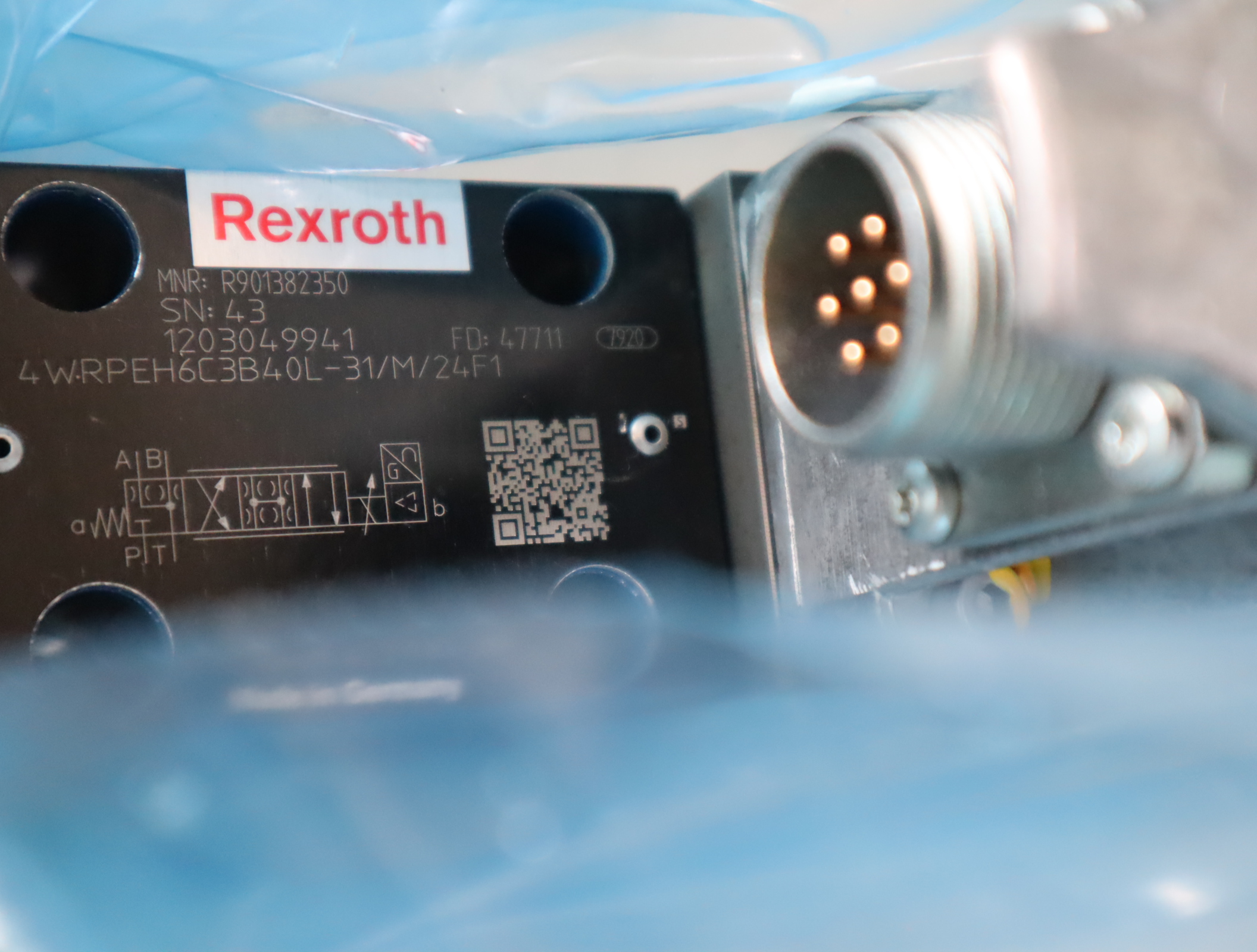 4WRPEH6C3B40L-31/M/24F1 R901382350 德国力士乐REXROTH高响频阀
