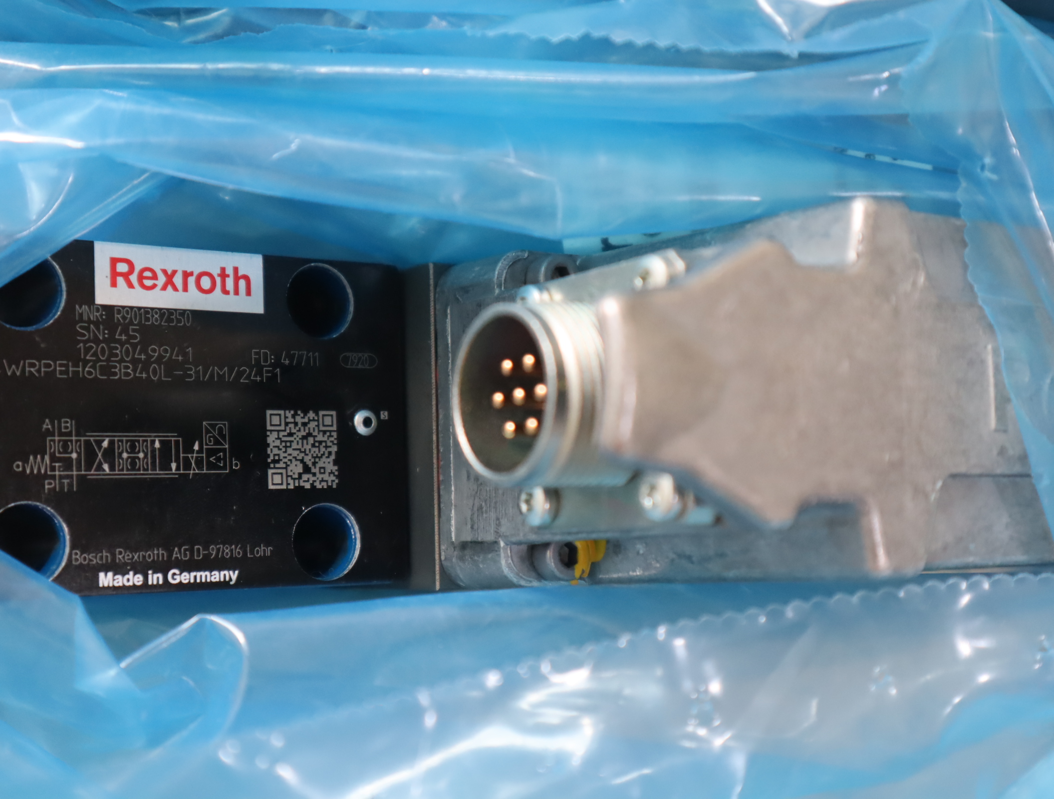 4WRPEH6C3B40L-30/M/24F1 R901382350 德国力士乐REXROTH高响频阀