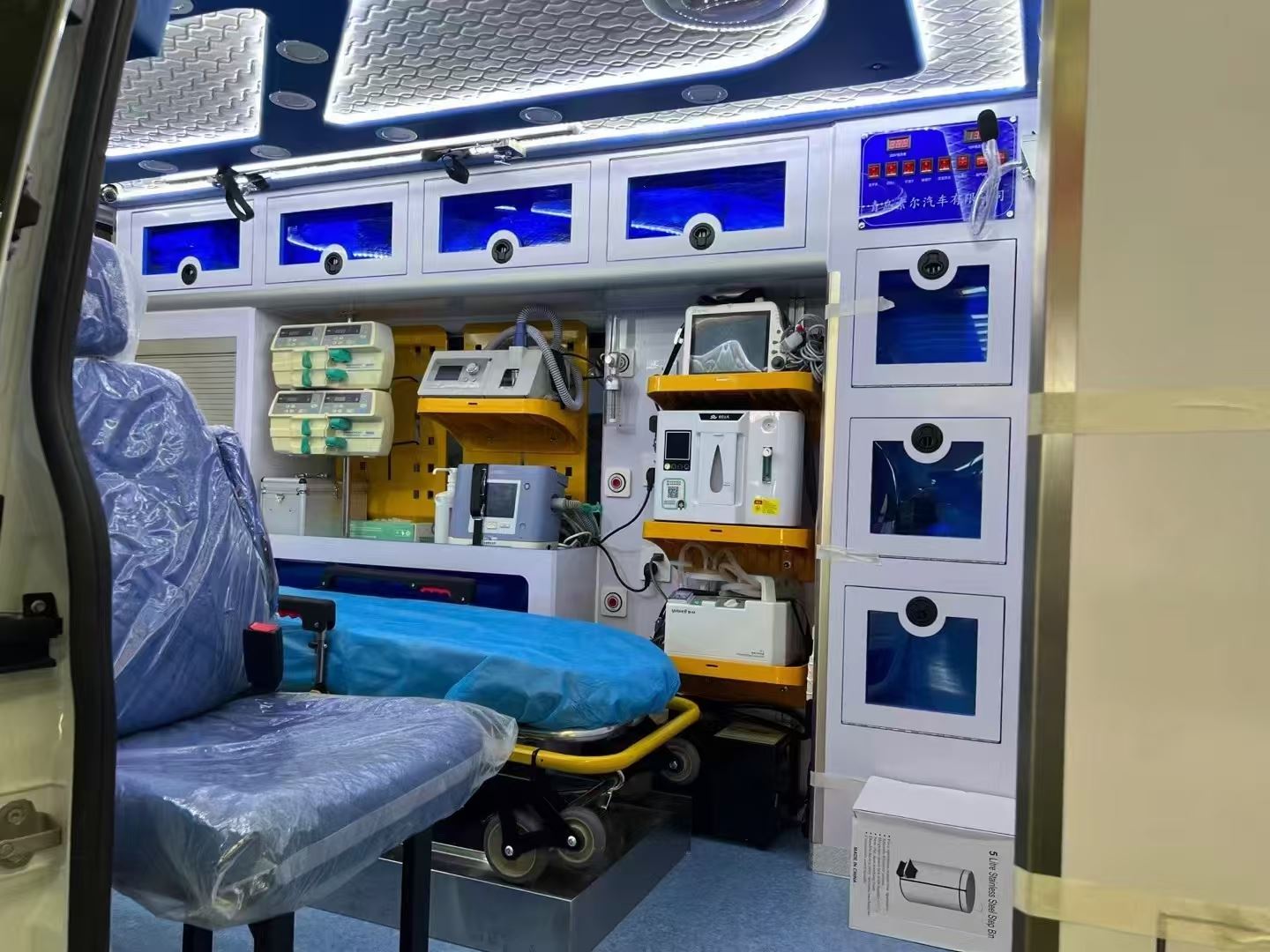  長(zhǎng)途救護(hù)車：生命線上的特殊守護(hù)者