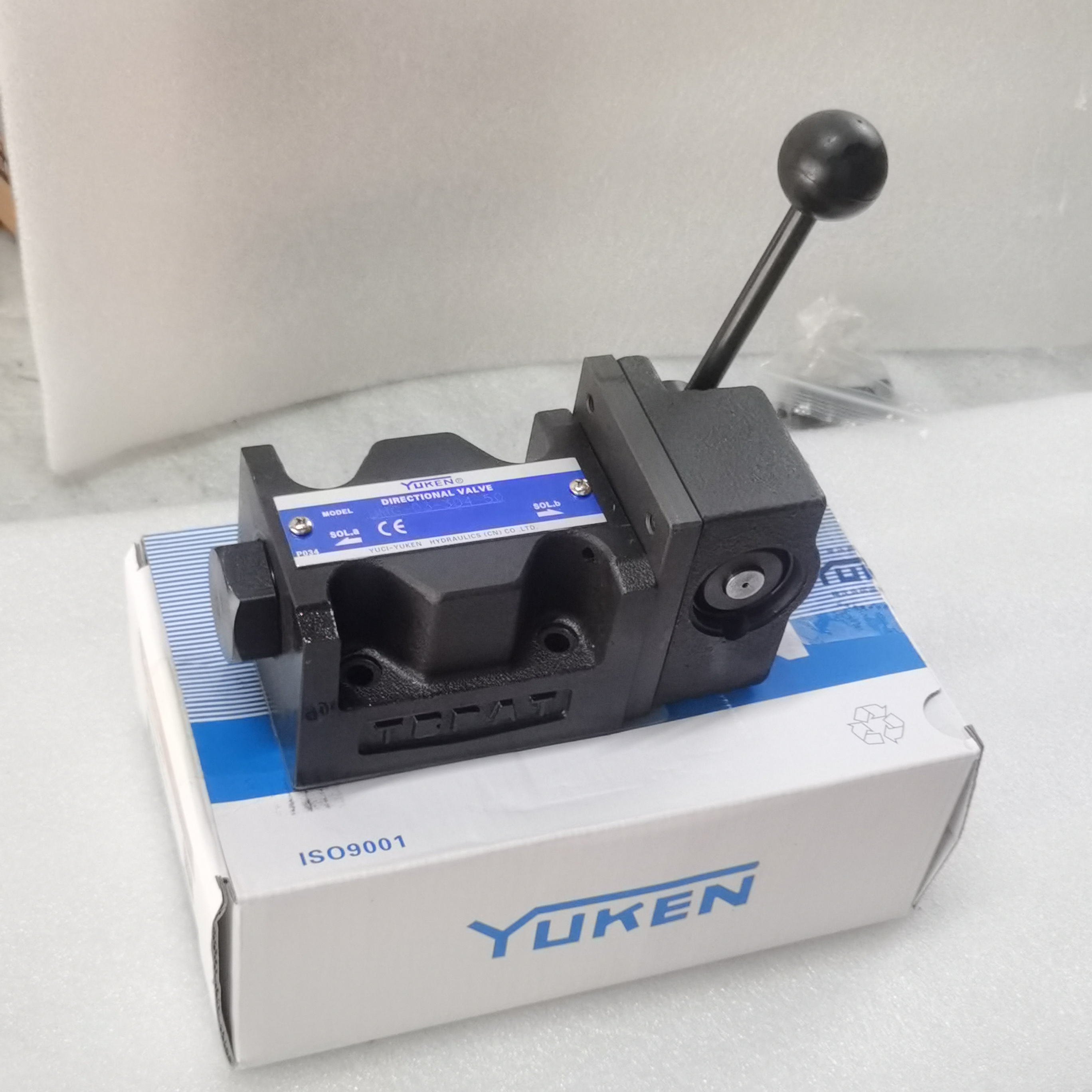 YUKEN油研液压阀DMG-03-3D4-50换向阀DMG-03-3D2-50