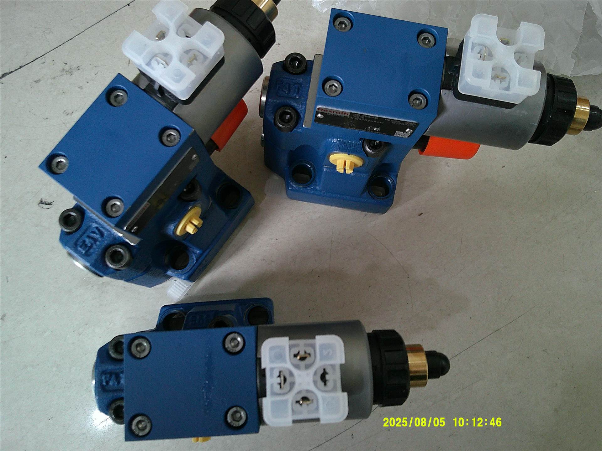 R901335402 DBEM10-71/100YG24K4M 德国力士乐REXROTH比例溢流阀