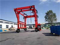 江西九江集装箱跨越车厂家35吨轮胎式跨运车优势