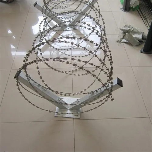 不锈钢滚笼防锈防护网275g刀刺网普锌防攀爬刀片刺绳安装