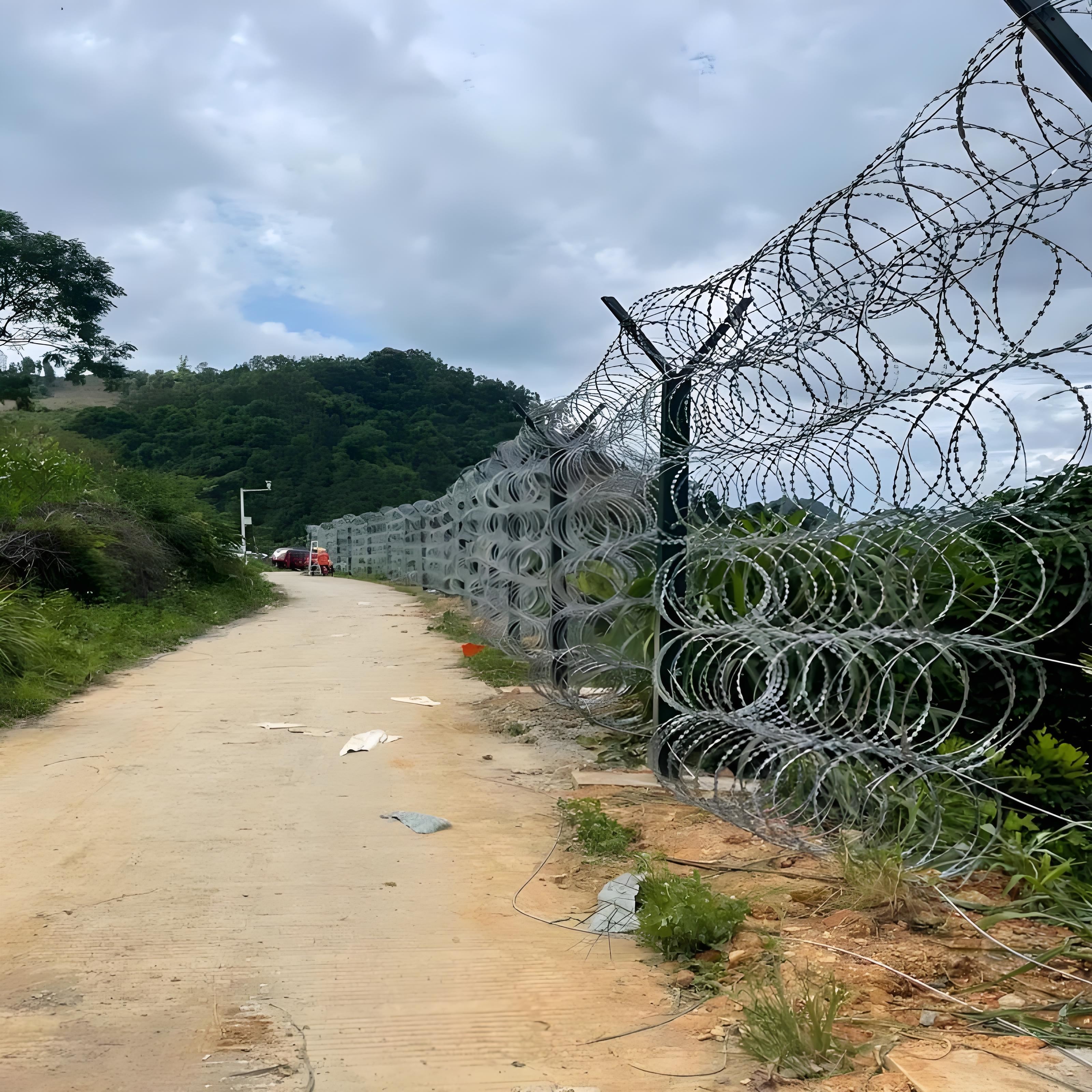 镀锌钢丝螺旋滚笼275g刀刺网普锌防攀爬刀片刺绳颜色