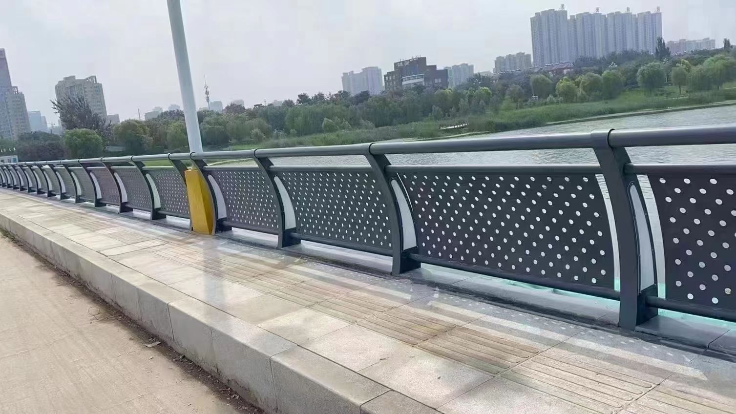 聚鑫 安徽市政护栏 公园河边散步防护栏 物流配送 发货快