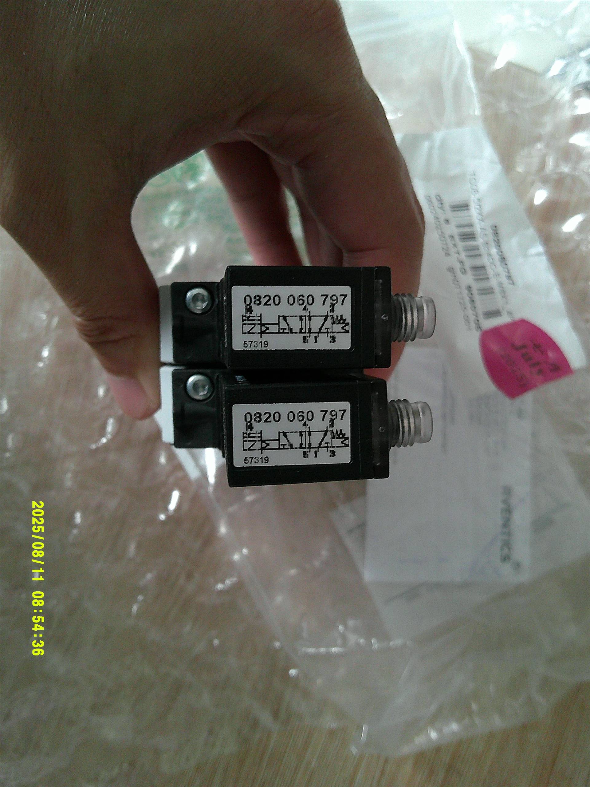 0830100372 0820060797 R422002354 0820060797 安沃驰AVENTICS阀