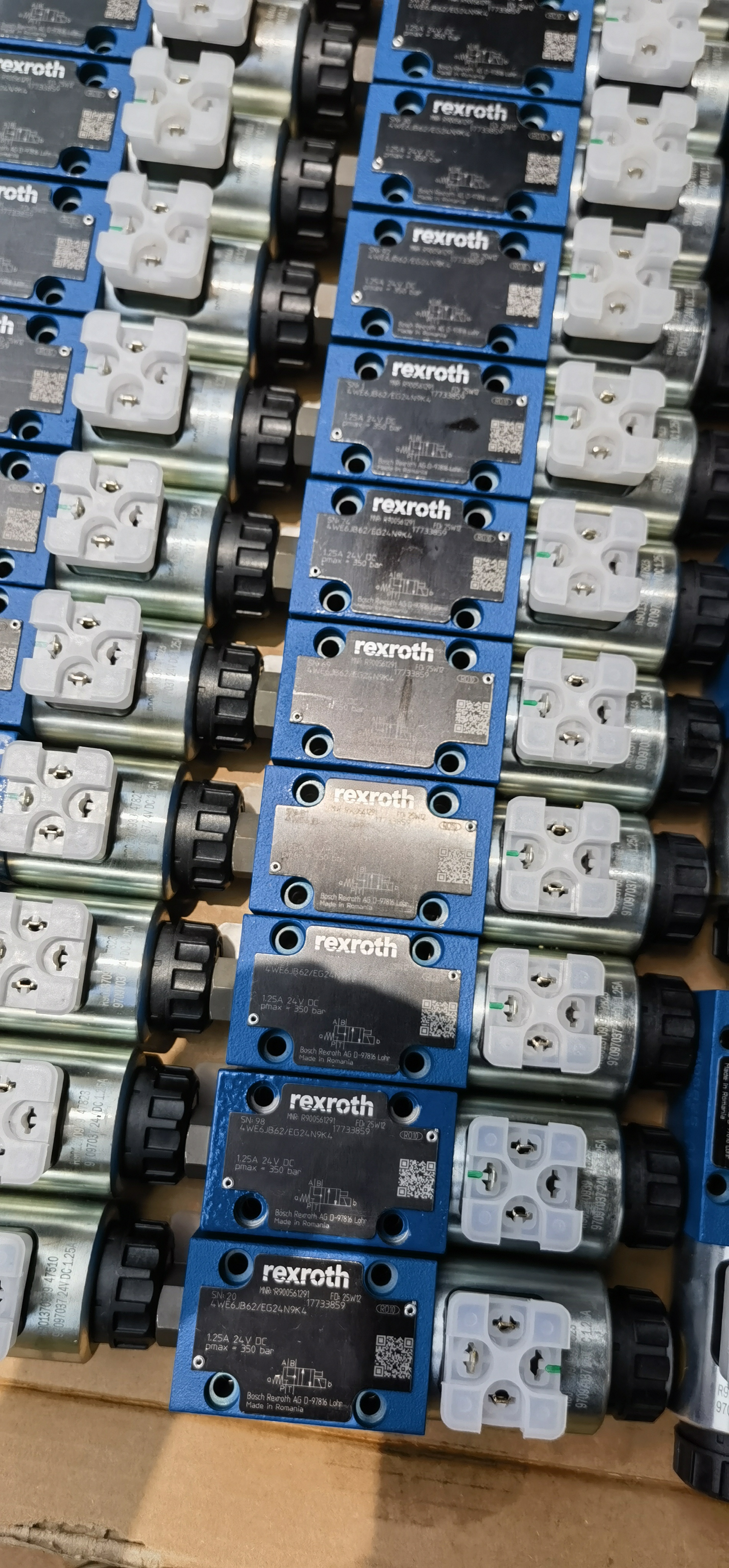 4WE6JB62/EG24N9K4 R900561291 德国力士乐REXROTH电磁阀原装6通经