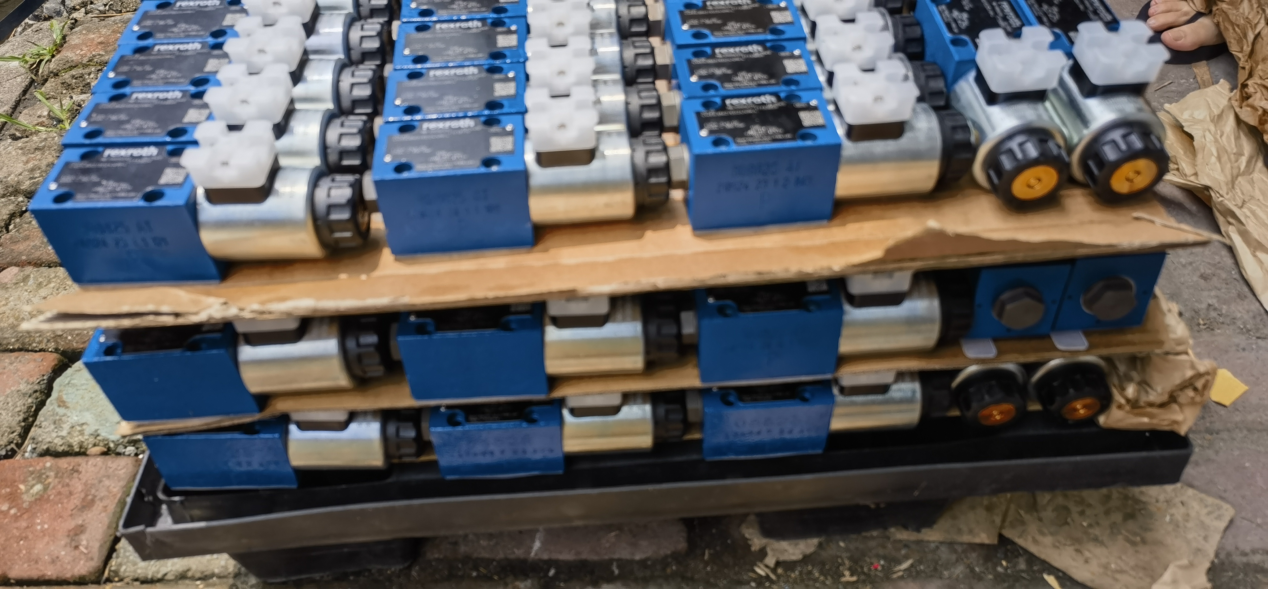 4WE6JB62/EG24N9K4 R900561291 德国力士乐REXROTH电磁阀原装6通经