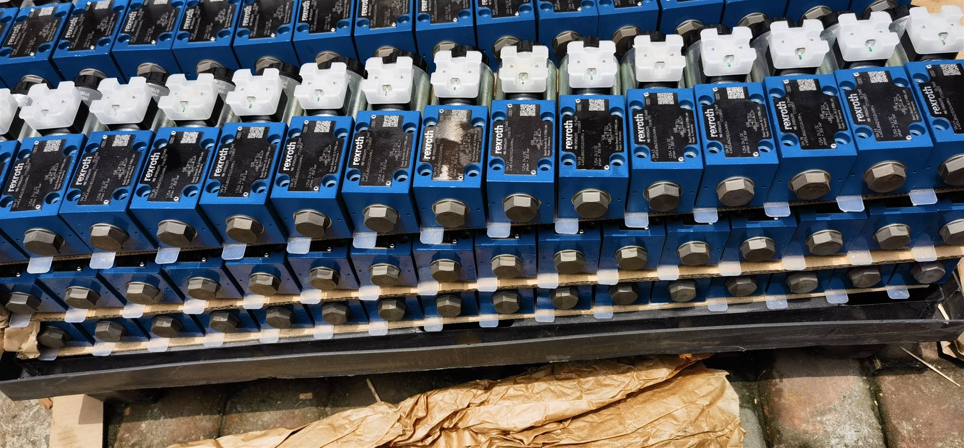 4WE6JB62/EG24N9K4 R900561291 德国力士乐REXROTH电磁阀原装6通经