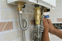 西安14热水器维修电话-24小时人工服务热线