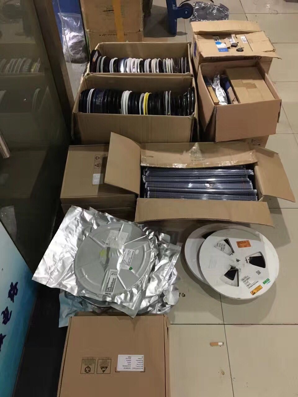金 山 区 废电器主板线路板回收 公司电子物料 余料闲置处理收购