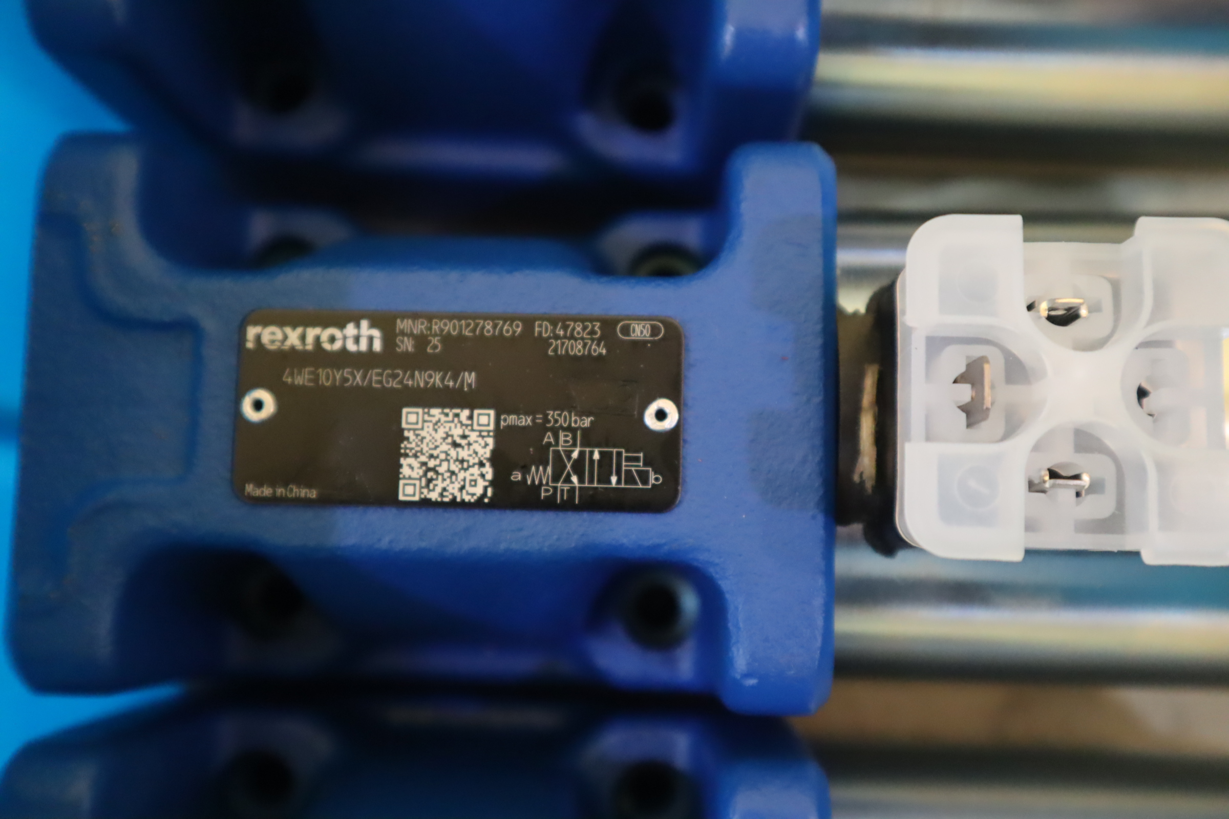 4WE10Y5X/EG24N9K4/M R901278769 德国力士乐REXROTH电磁阀