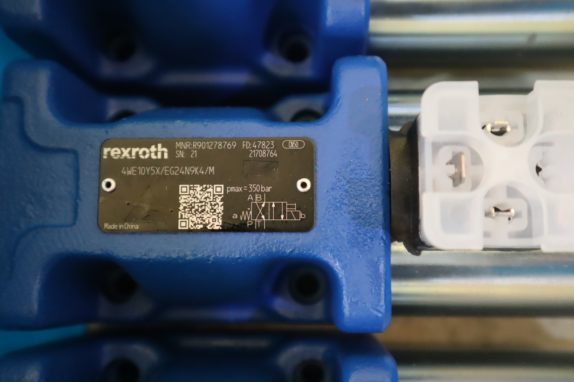 4WE10Y5X/EG24N9K4/M R901278769 德国力士乐REXROTH电磁阀