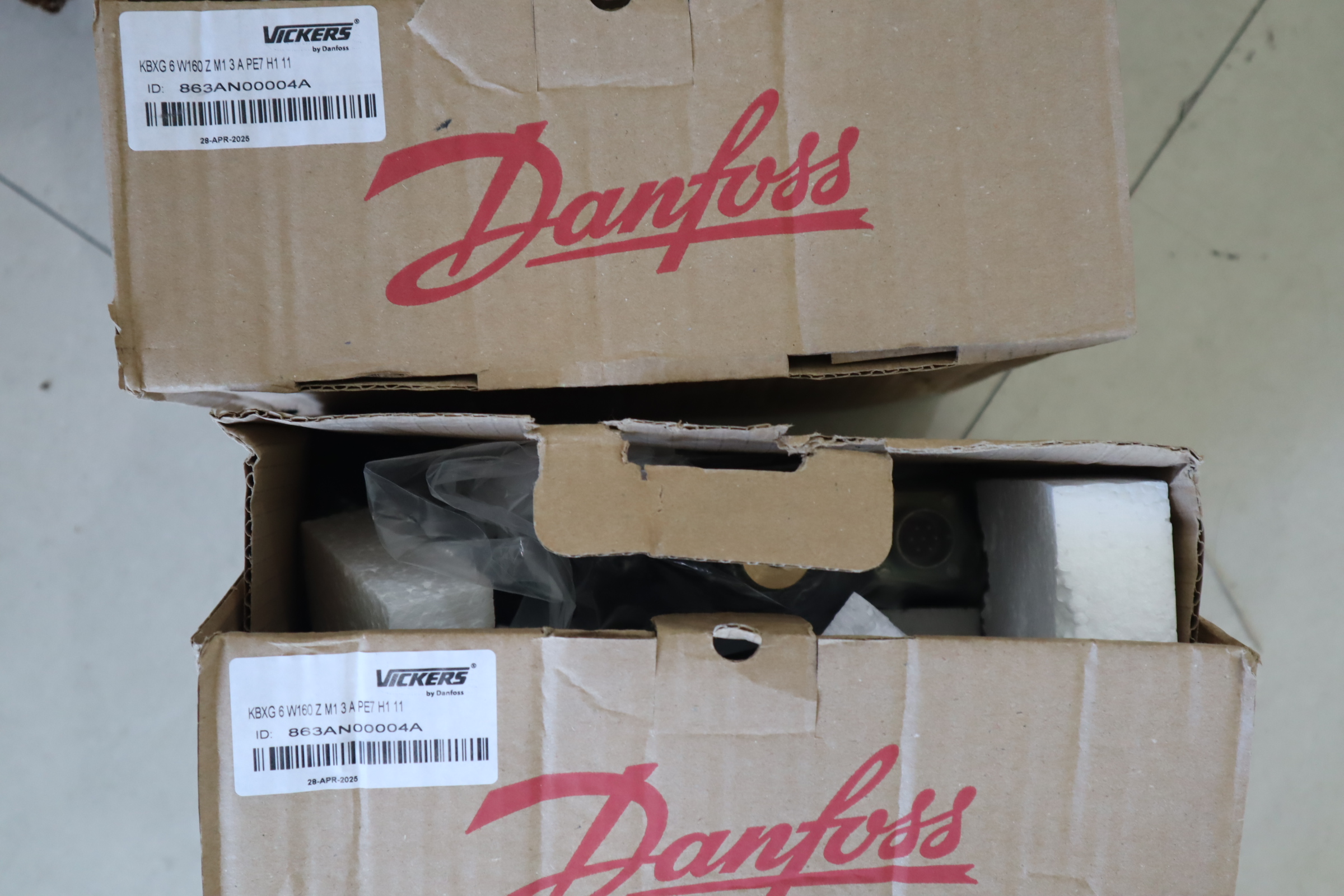 KBXG 6 W160 Z M1 3 A PE7 H1 11 863AN00004A 威格士VICKERS阀