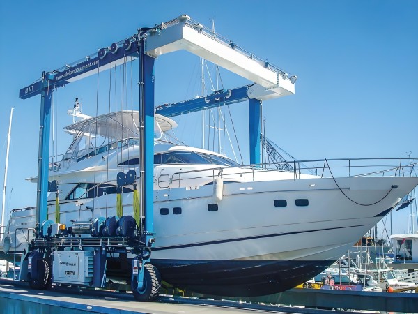 如何挑选合适的游艇搬运机